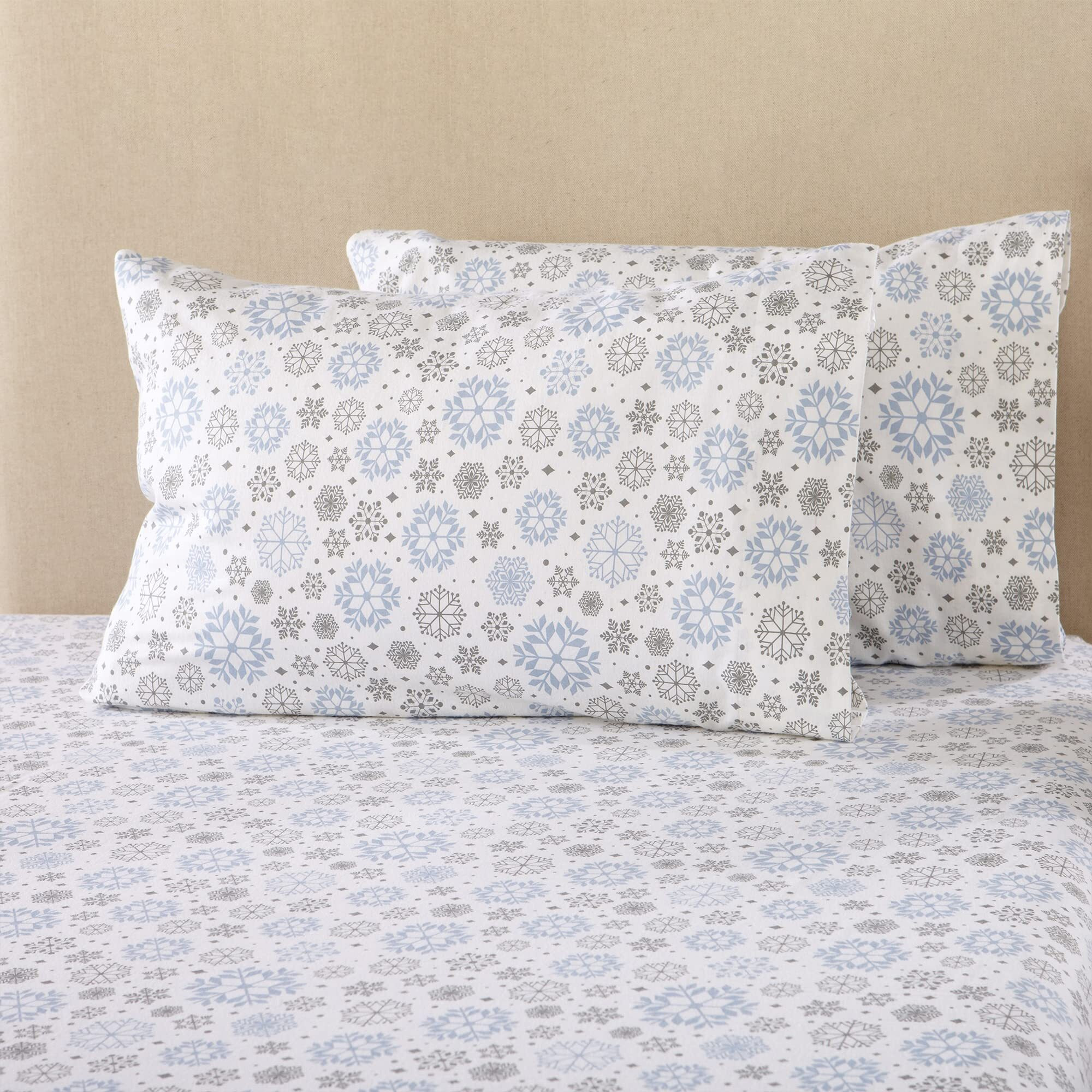 Great Bay Home Flannel Sheet Set California King Size - 100% Turkish Cotton, Double-Brushed, Winter Bed Sheets - Ultra-Soft, Cozy, 4-Piece Rustic Bedding Set (Snowflakes)