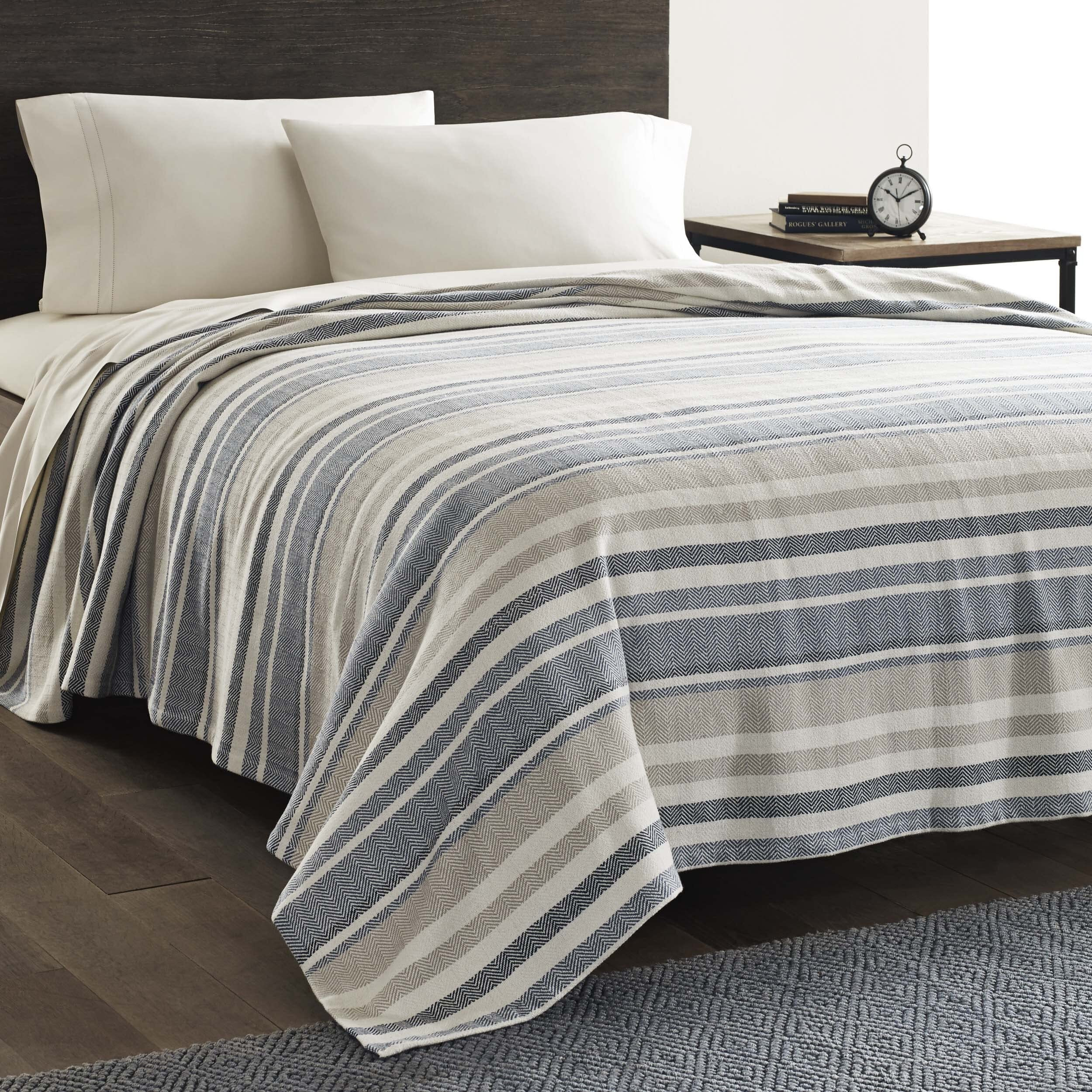Eddie Bauer - Queen Blanket, Lightweight Cotton Bedding, Home Decor For All Seasons (Herringbone Blue Stripe, Queen)