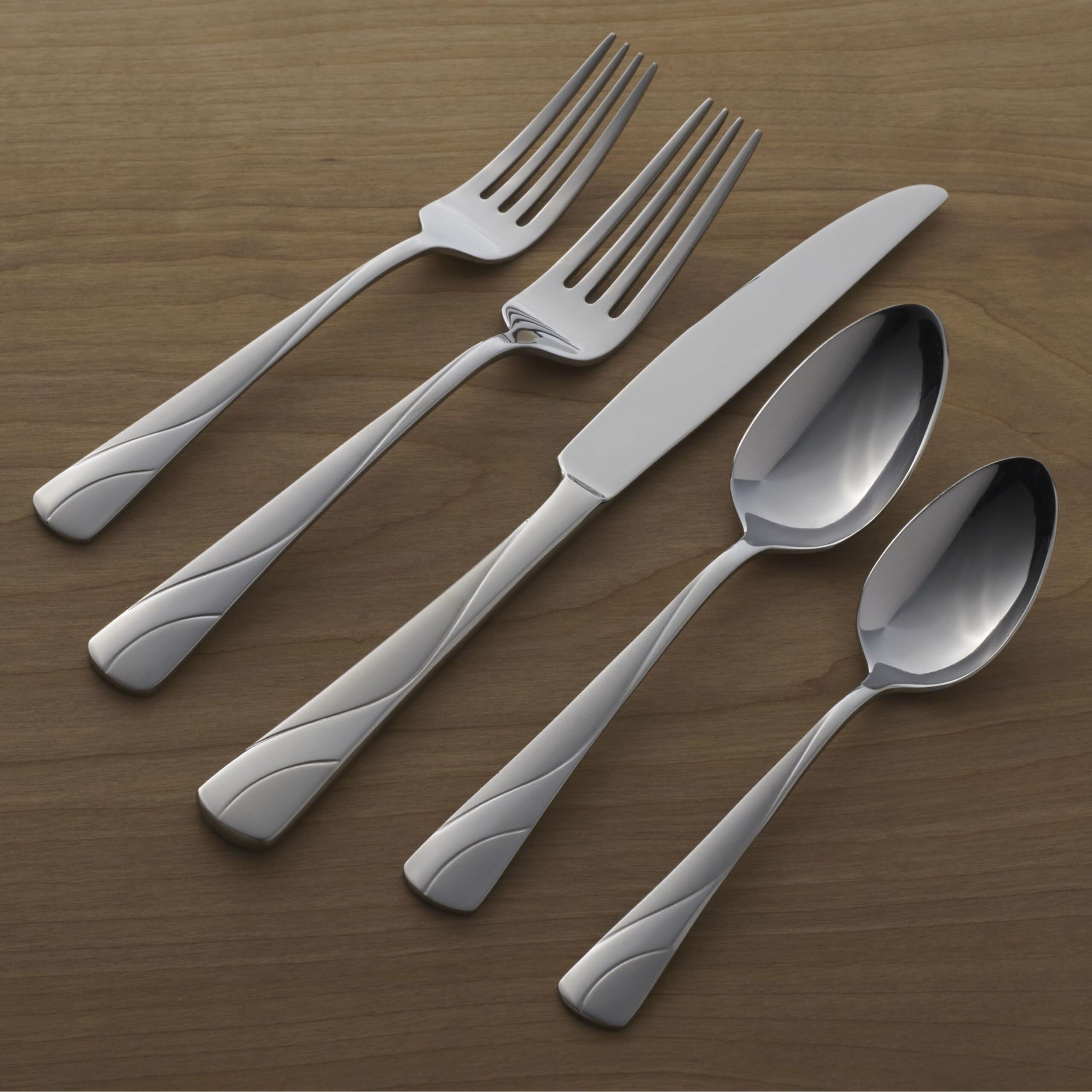 Oneida River 20 Piece Everyday Flatware, Service For 4 18/0 Stainless Steel, Silverware Set