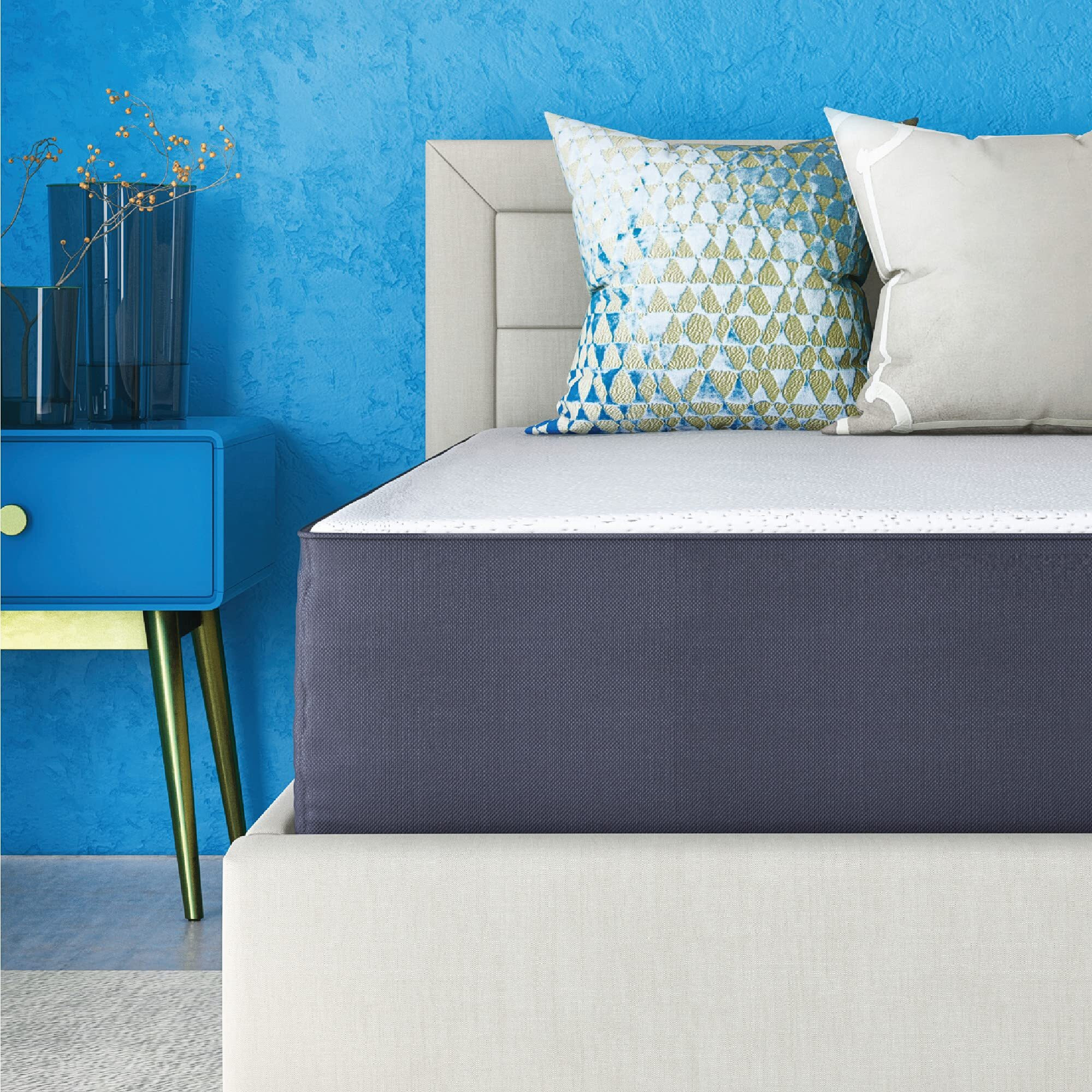 Cool Gel Ventilated Memory Foam 10-Inch Mattress, Certipur-Us Certified, Mattress In A Box, Full, White