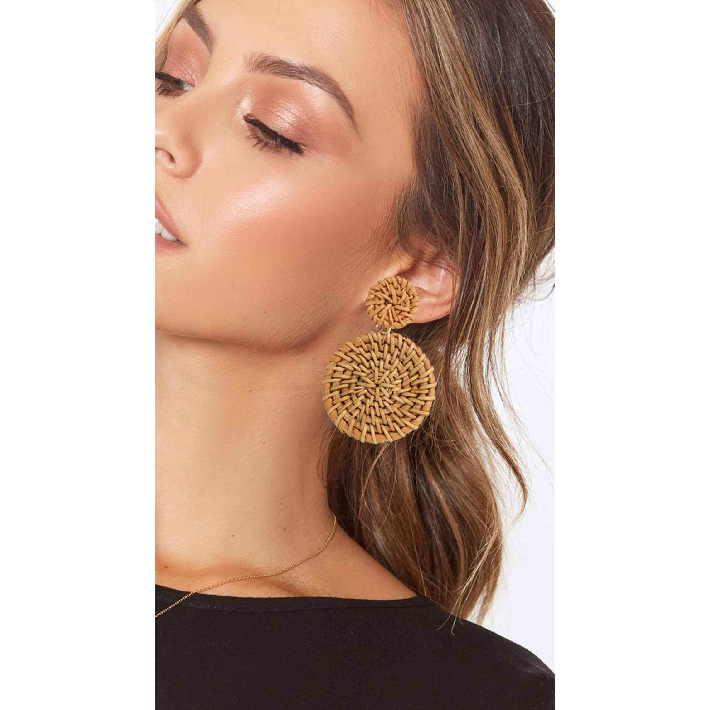 Aratlench Rattan Woven Dangling Earrings Handmade Straw Dangle Drop Earrings Boho Summer Beach Statement Circle Ball Hoop Earrings For Women (Rattan Disc)