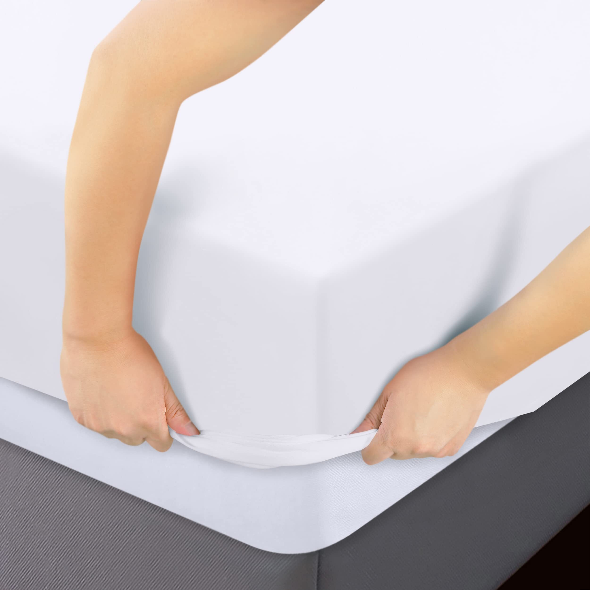 Utopia Bedding Queen Fitted Sheet - Bottom Sheet - Deep Pocket - Soft Microfiber - Shrinkage And Fade Resistant - Easy Care -1 Fitted Sheet Only (White)