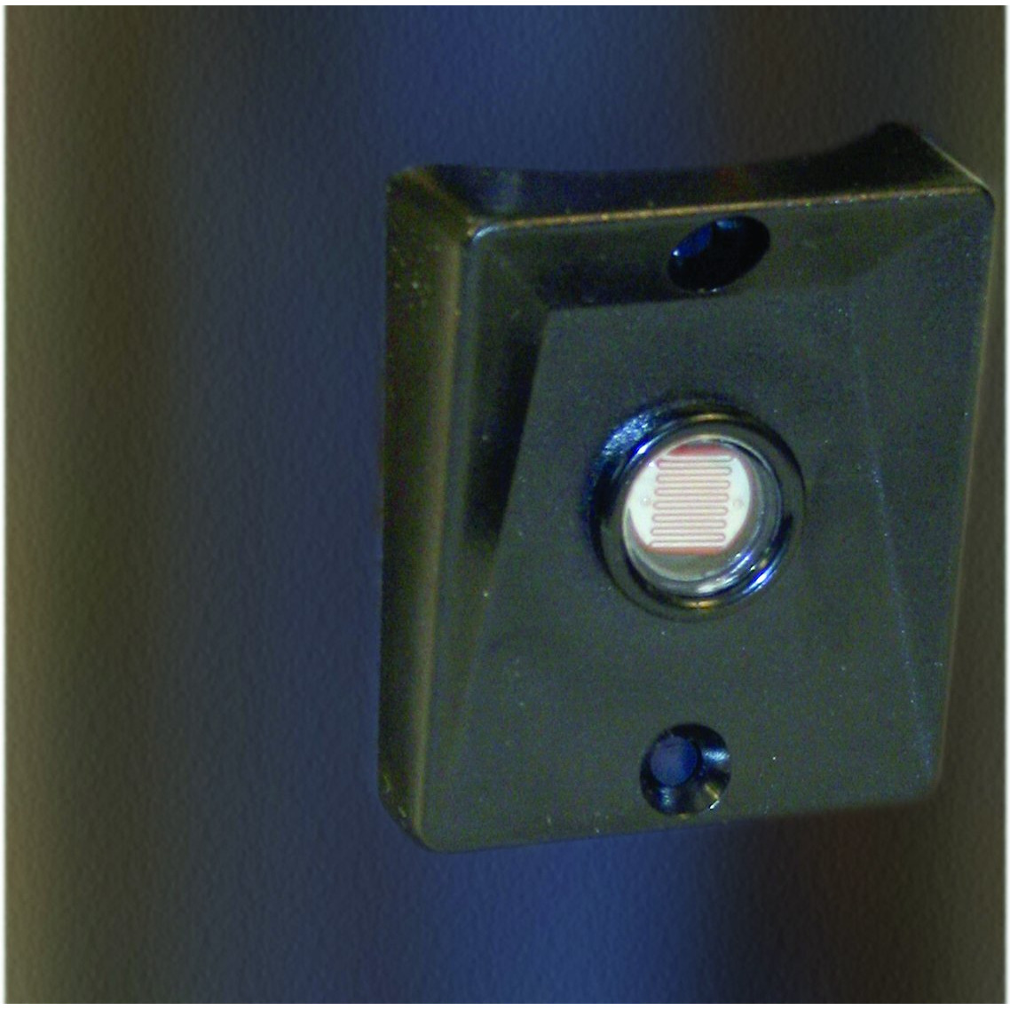 Solus Spc-320 120V Automatic Dusk To Dawn Photocell Photo Control Light Sensor Switch For Hardwire Outdoor Lamp Posts With Ezee Change Plug, Works With Most Fixtures And Bulbs, Ul Listed, Black