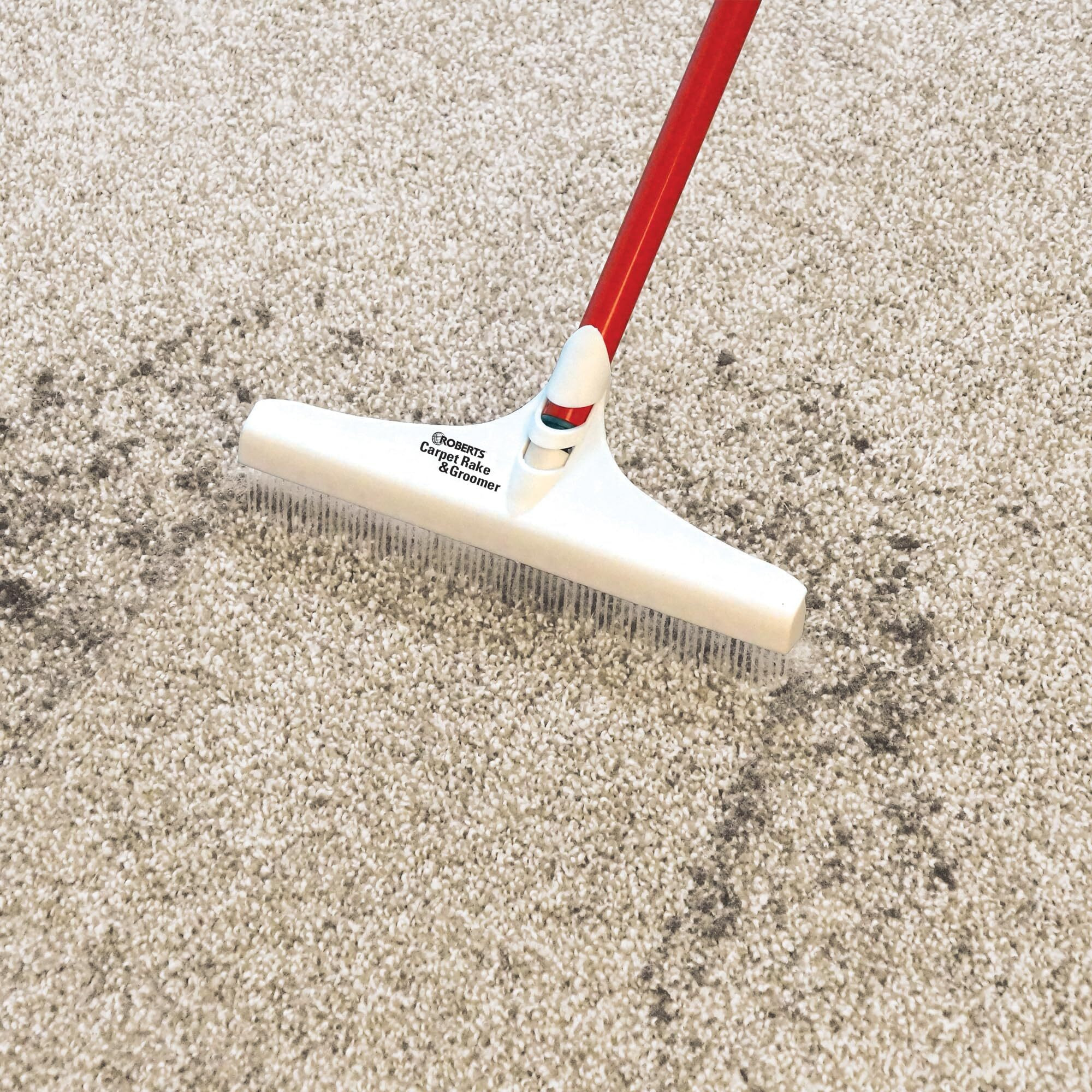 Roberts 12"" Carpet Rake And Groomer With 51"" Handle