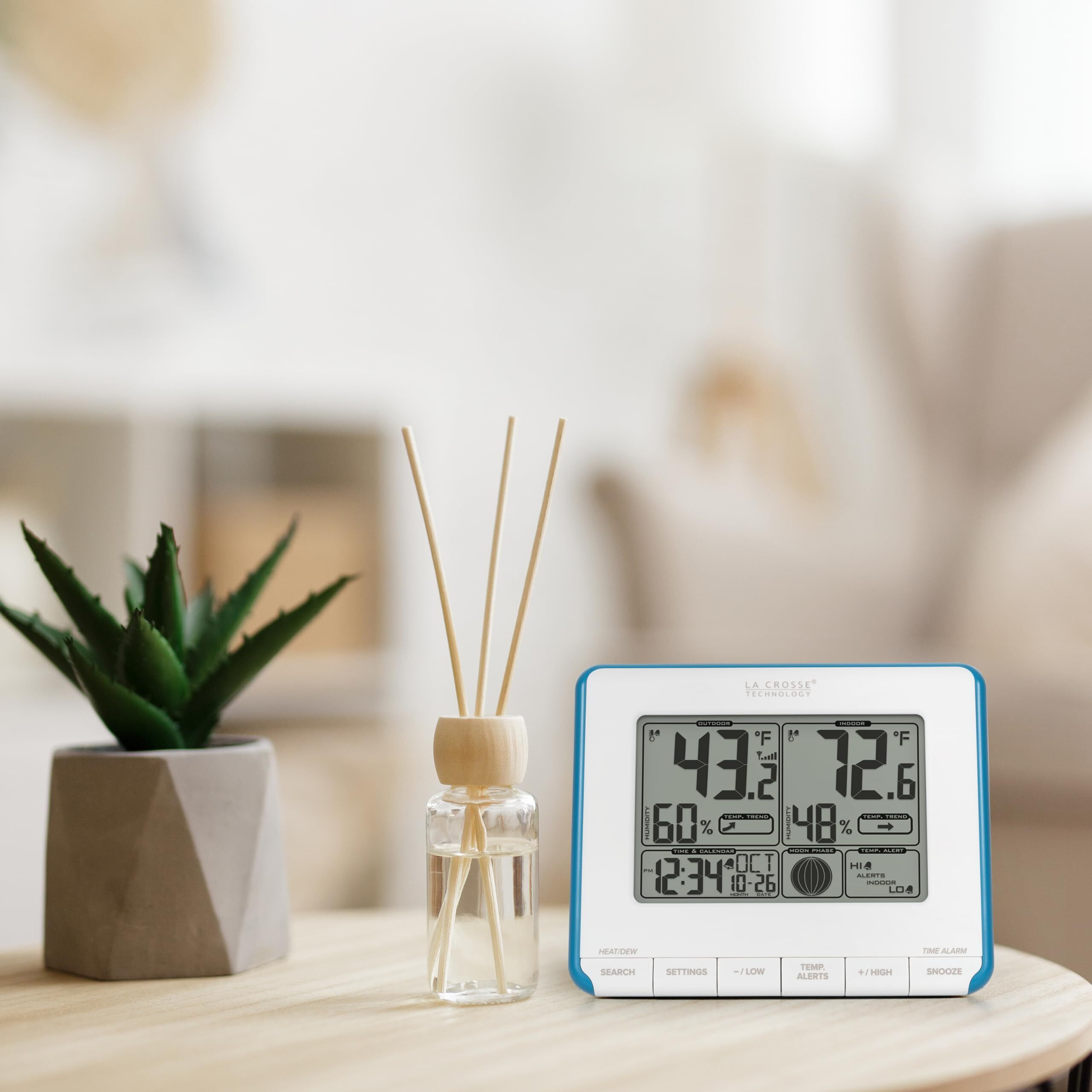 La Crosse Technology 308-1711Bl Wireless Weather Station With Heat Index And Dew Point,Teal Blue/White
