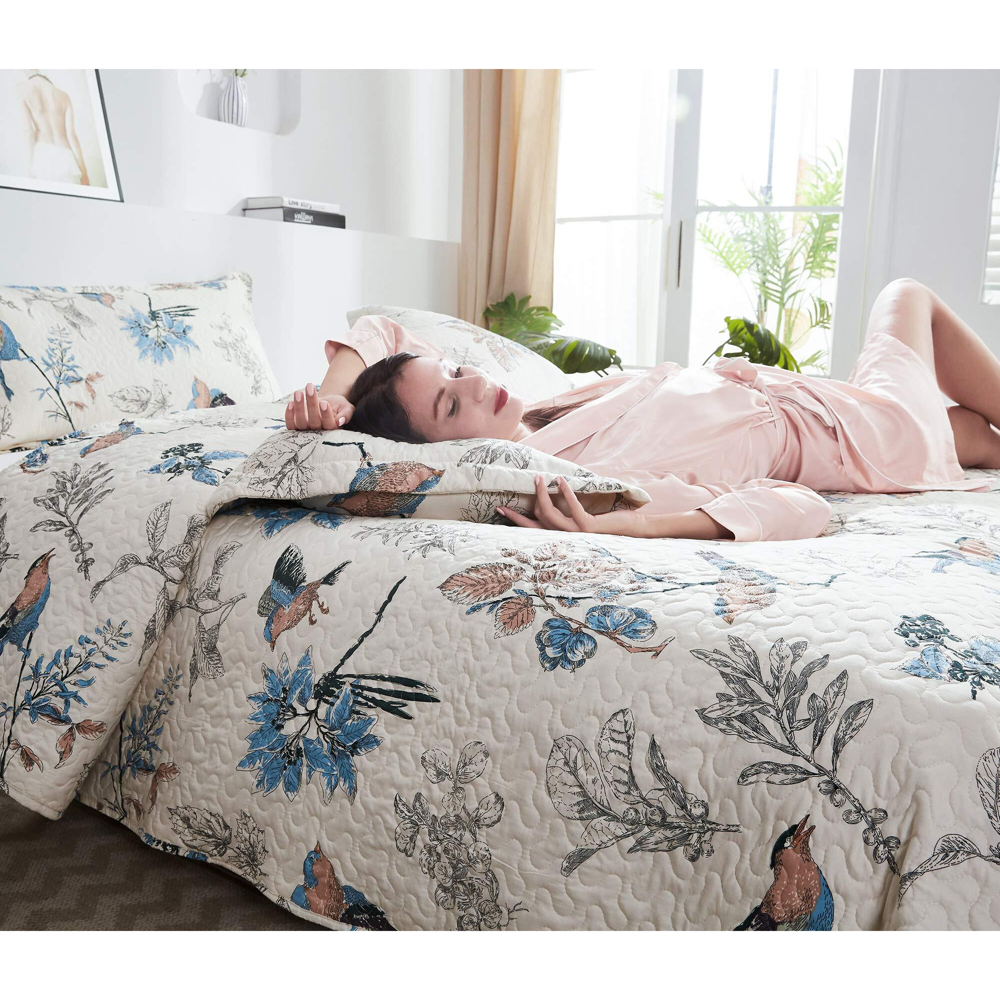 Quilt Set Queen Size Bedspread Coverlet Queen Quilt Bedding Country Farmhouse Quilt Reversible Bedding Lightweight Quilt Bedspread Set Queen Grey Leaves Floral Bird Print Home Quilt Collection Bedding