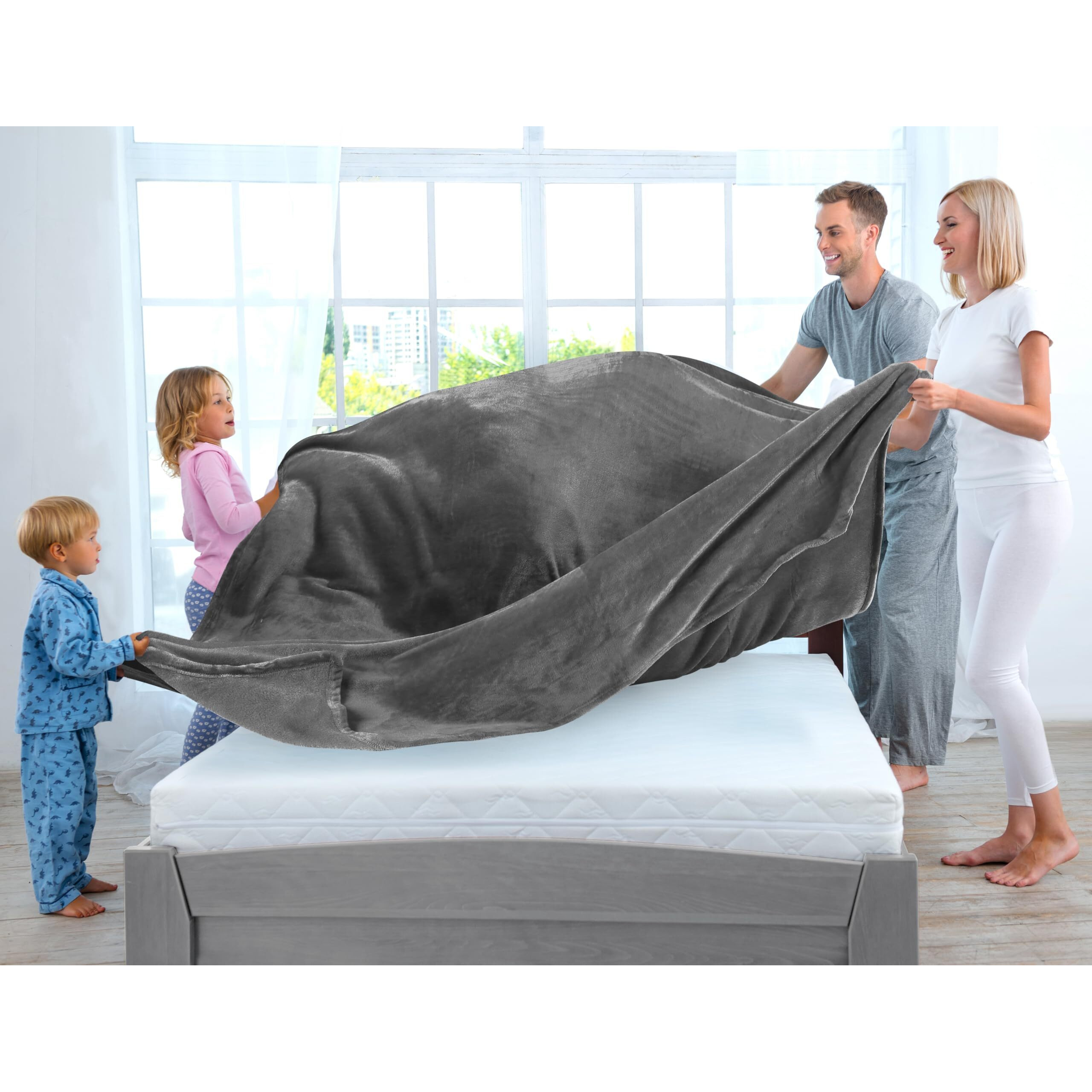 Utopia Bedding Fleece Blanket Queen Size Grey 300Gsm Luxury Anti-Static Fuzzy Soft Microfiber Bed Blanket (90X90 Inch)