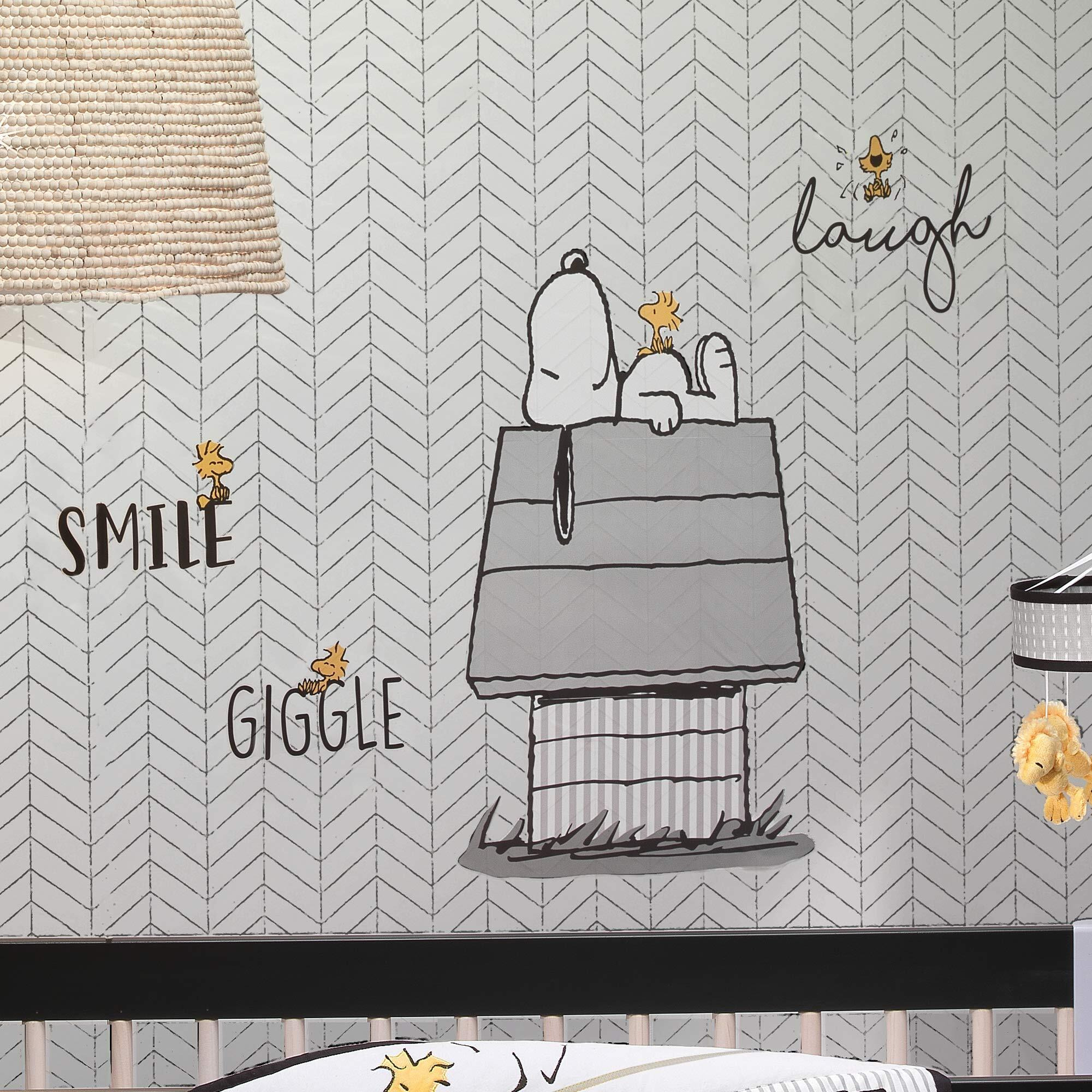 Lambs & Ivy Classic Snoopy With Woodstock & Dog House Black/Gray Wall Decals