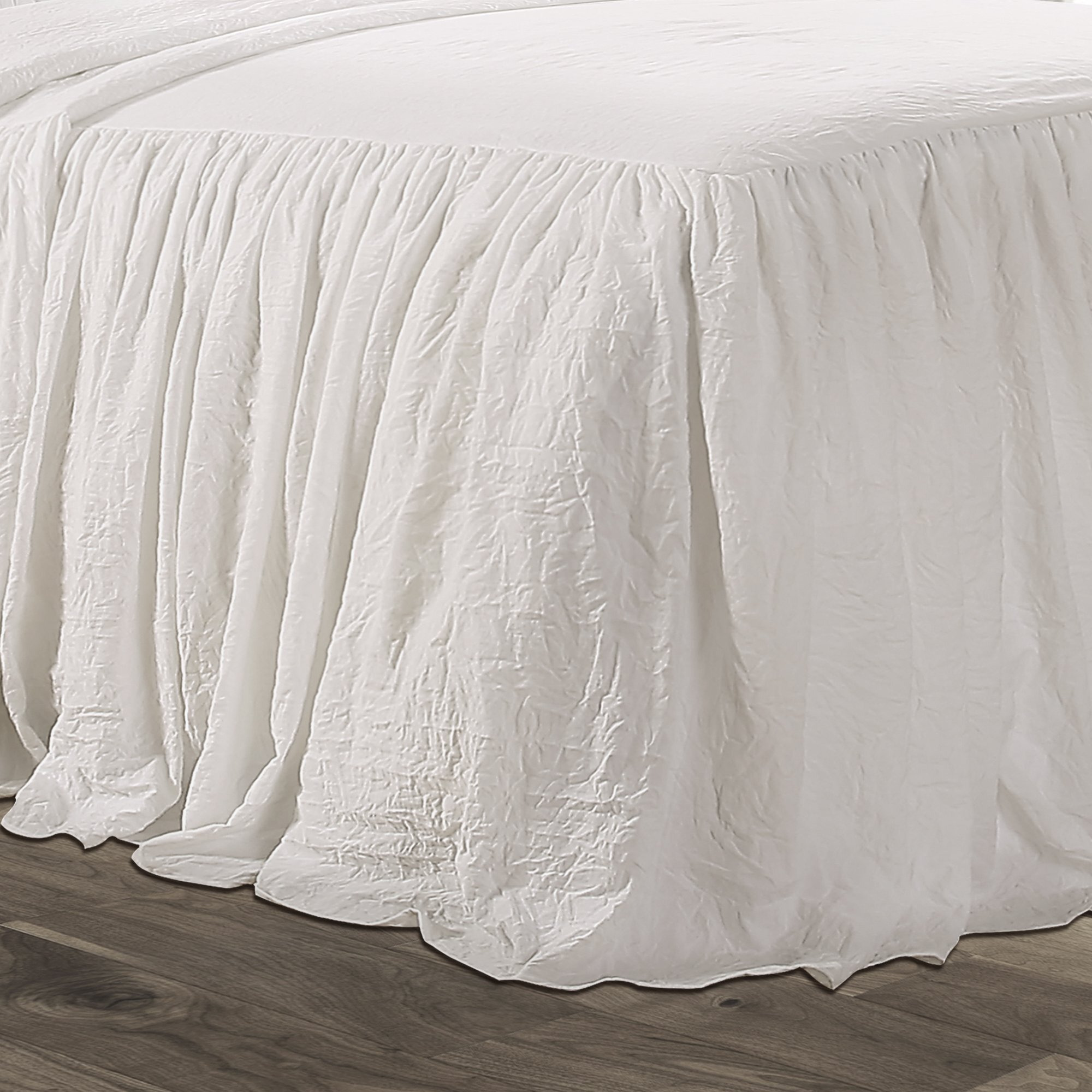 Lush Decor Ruffle Skirt Bedspread Set - 3 Piece Luxurious Farmhouse Bedding Set - Elegant, Charming Ruffle Detail - Timeless Style & Classic Design - Soft And Lightweight - Queen, White
