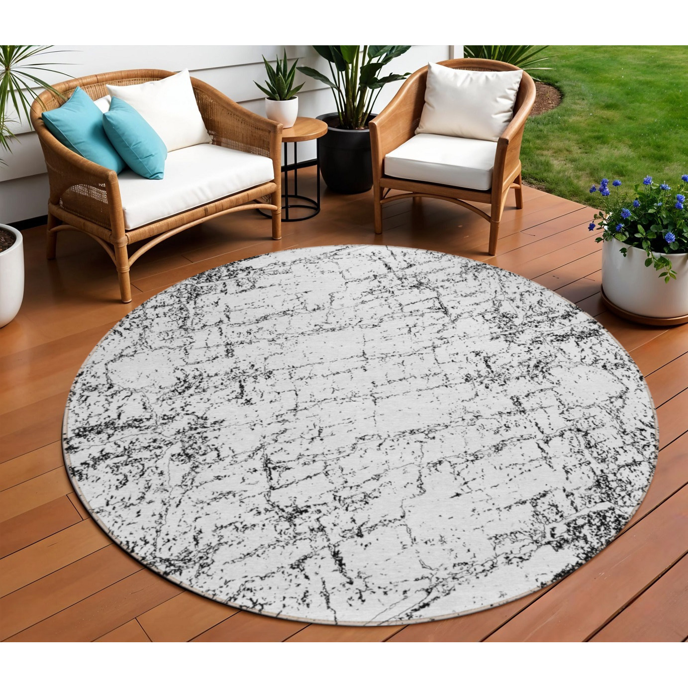 8' Black White And Gray Round Abstract Washable Indoor Outdoor Area Rug