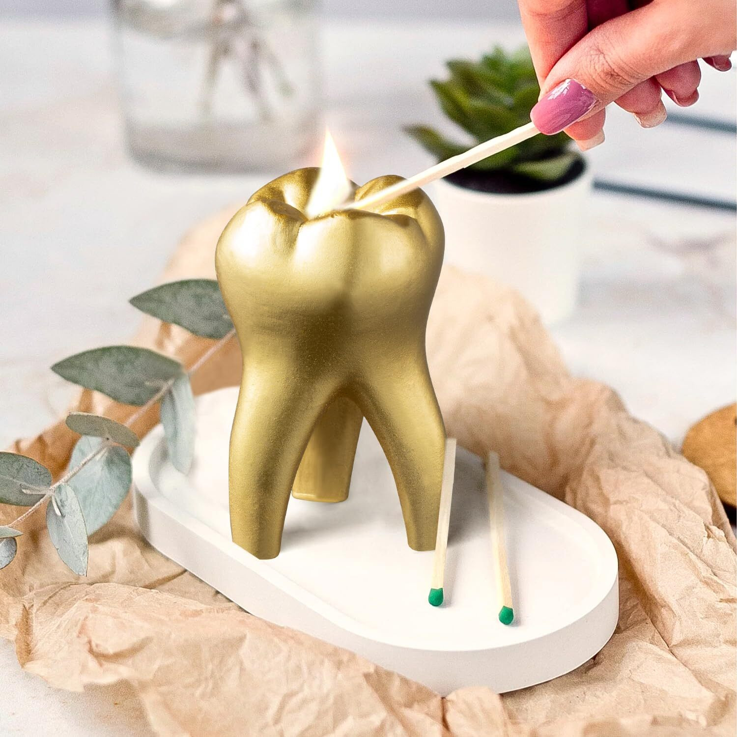 Zainpe Tooth Scented Candle Gold Dental Room Aesthetic Decor Pine Fragrance Long Lasting Candle Handmade Natural Soy Wax Aromatherapy Candle For Dentist Clinic Party Supplies Gift 3.7 X 2.1 In