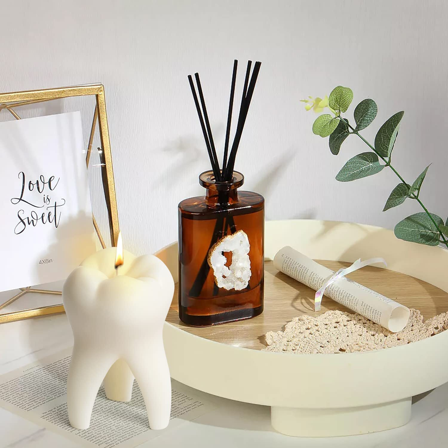 Zainpe Tooth Scented Candle Milky Dental Room Aesthetic Decor Vanilla Fragrance Candles Long Lasting Natural Soy Wax Aromatherapy Candle For Dentist Clinic Desk Supplies Dental Gifts 3.7 X 2.1 In