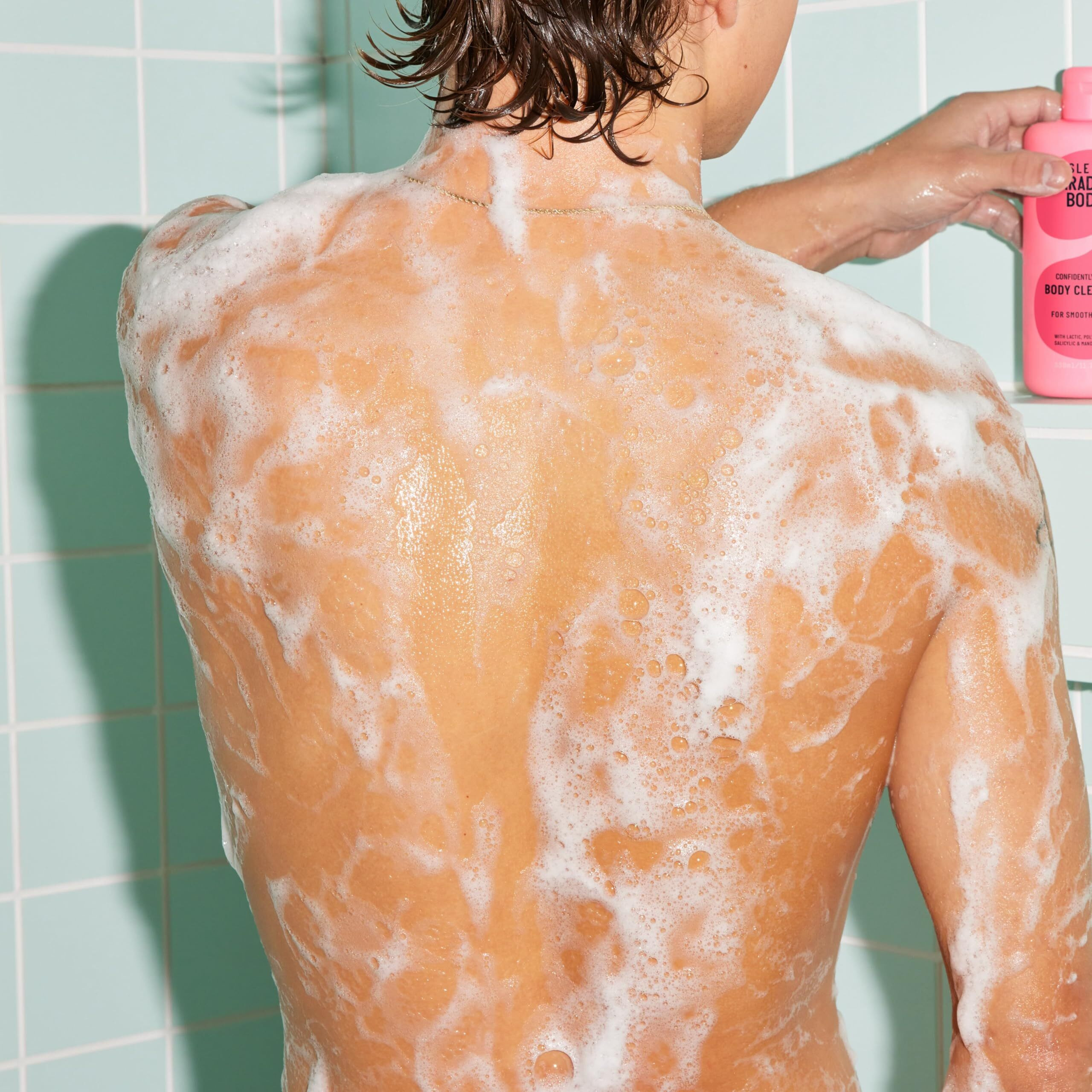 Isle Of Paradise Confidently Clear Body Cleanser - For Clearer, Smoother Skin - Acne Body Wash With Lactic, Polyglutamic, Salicylic, And Mandelic Acids - Hydrates And Reduces Body Acne - 11.15 Fl. Oz