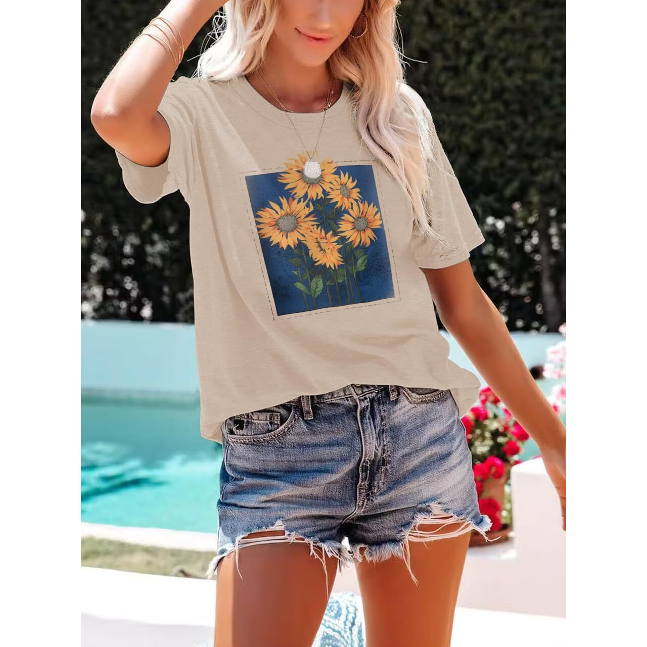 Lindocita Women's Sunflower Oil Painting Graphic Tees Cottagecore Summer Cute Loose Crewneck T-Shirt Shirts For Teen Girls Beige Xl