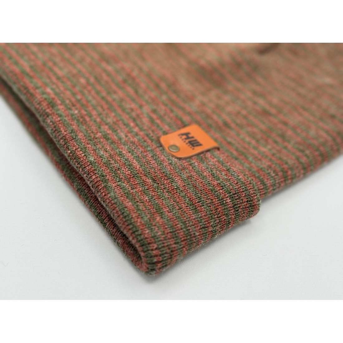Cuffed Traditional Contrast Green/Burgundy
