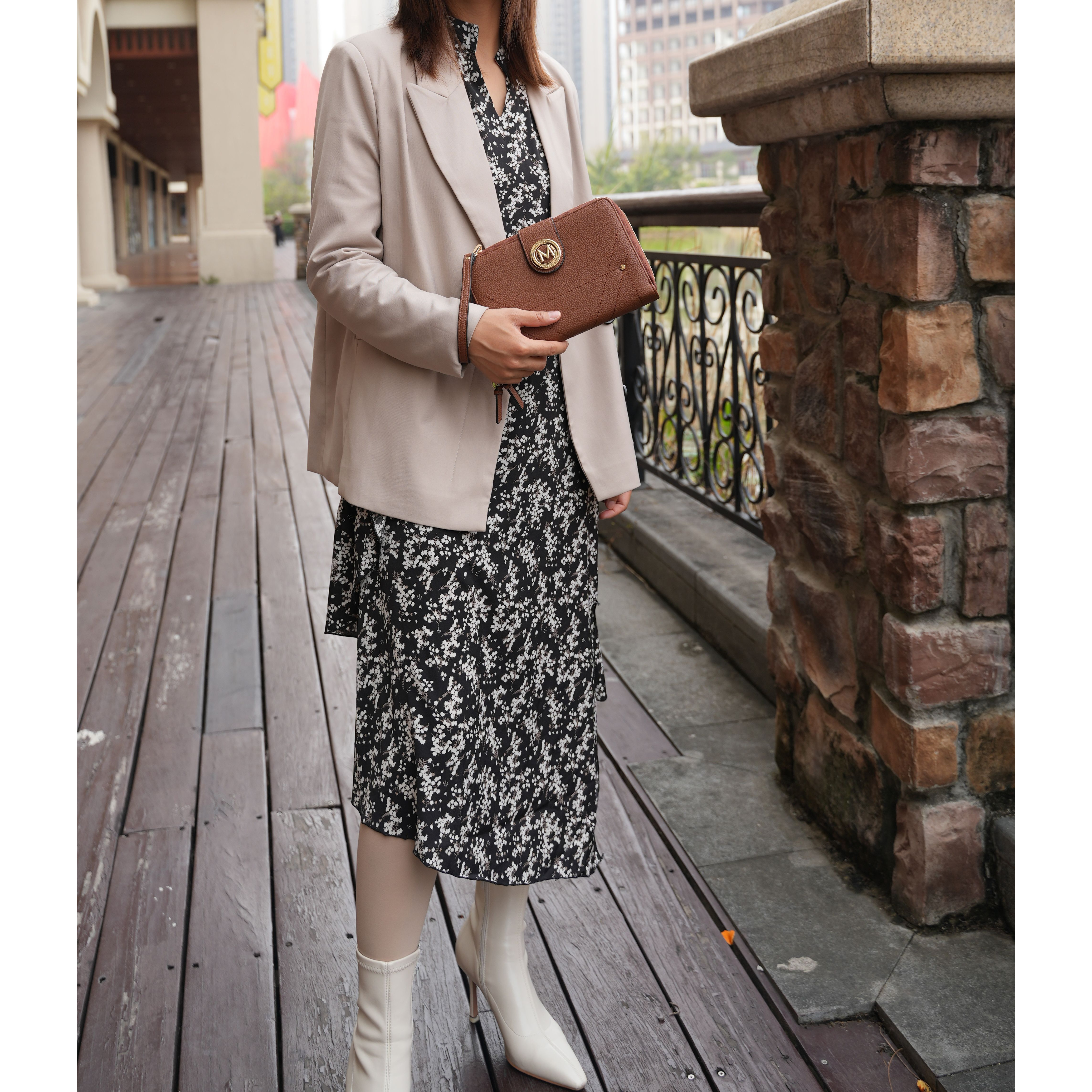 MKF collection Sage cell phone Wallet crossbody Handbag with Optional Wristlet by Mia K(D0102H9XVYA)