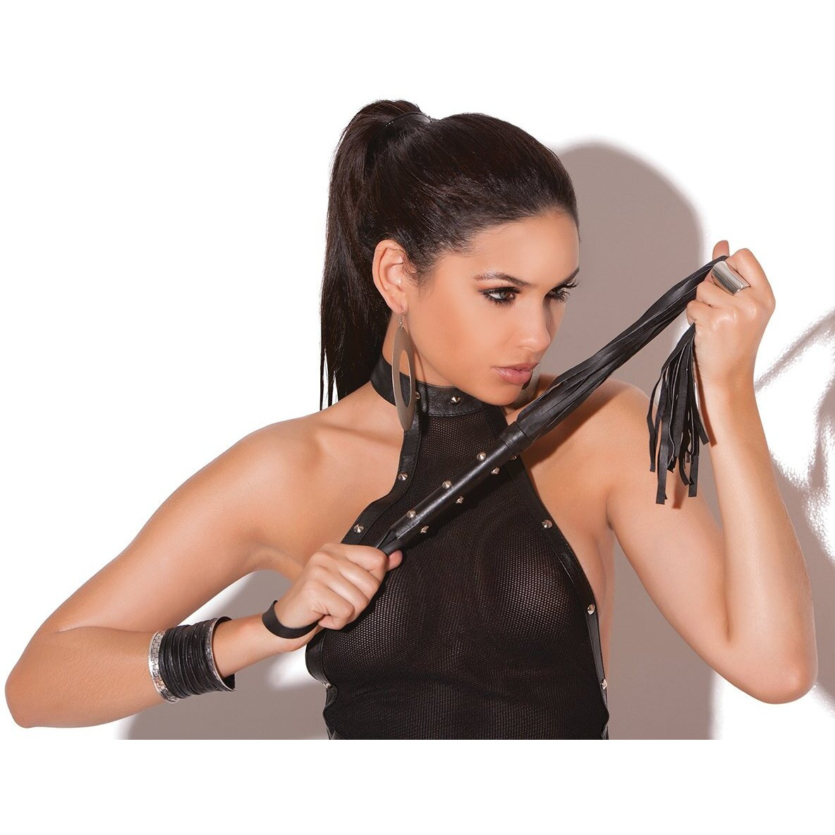 LEATHER WHIP W/ STUDS ON HANDL BLACK O/S