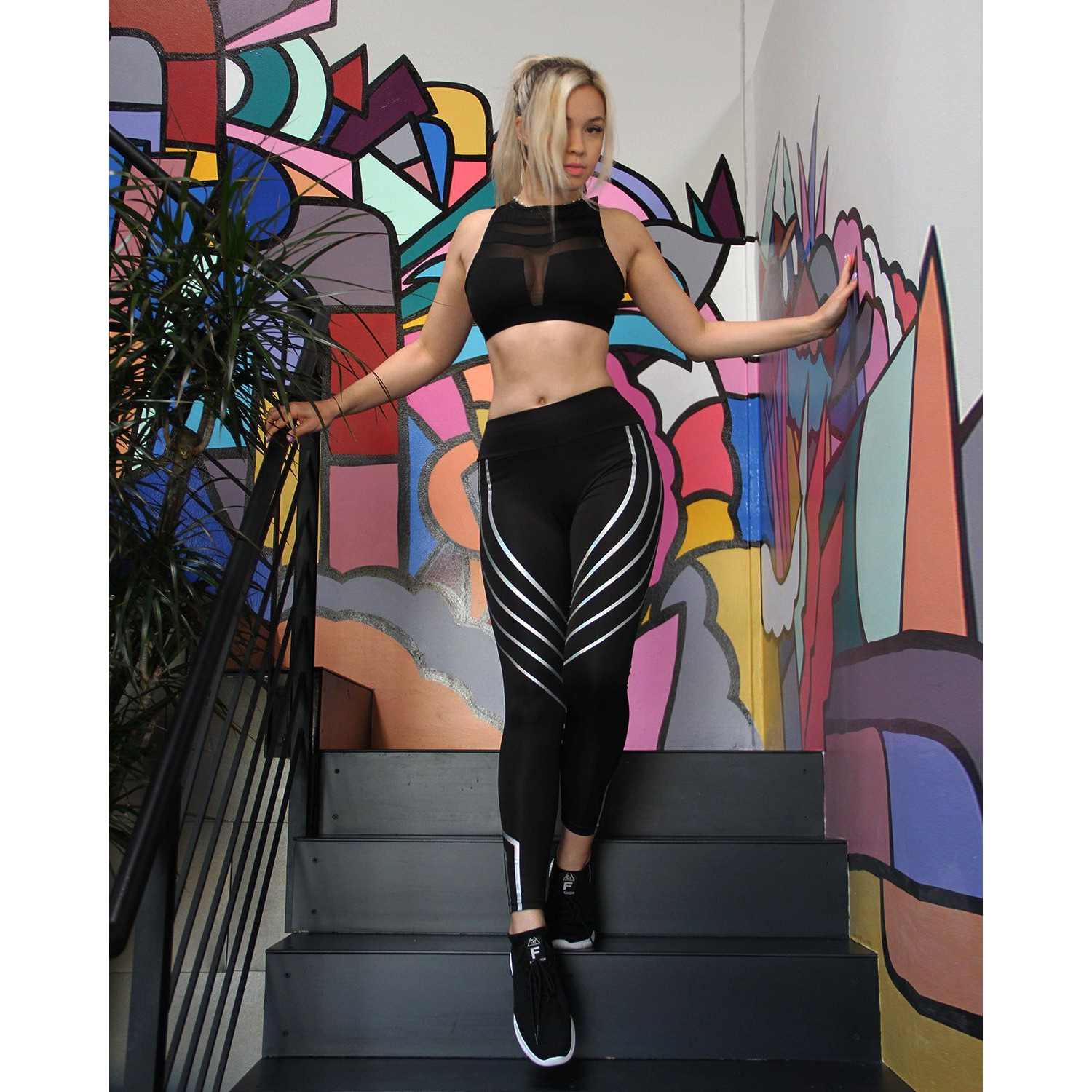 Laguna Set - Leggings & Sports Bra - Black(D0102HPKEV7.)