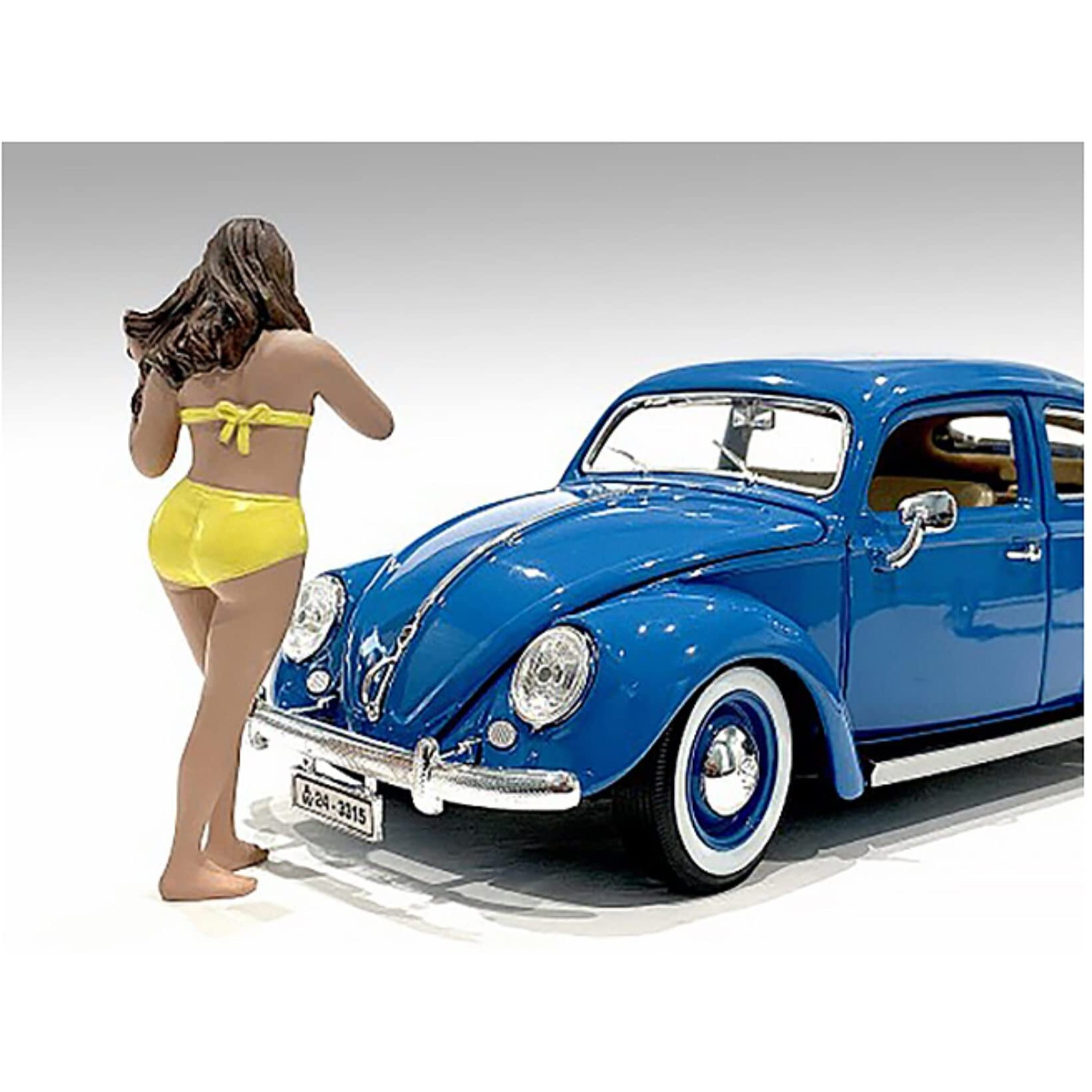 Beach Girl Amy Figurine for 1/24 Scale Models by American Diorama
