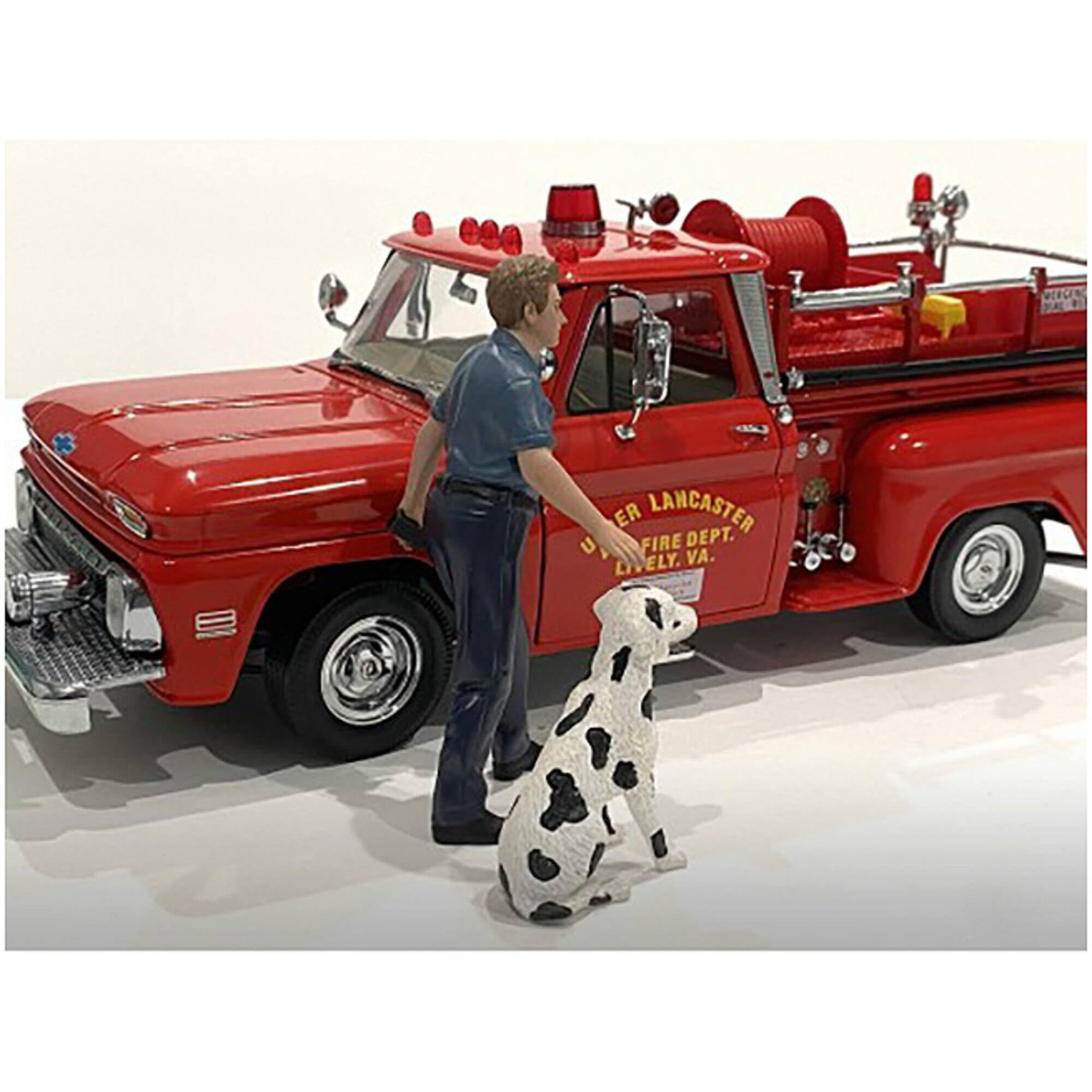 &quotFirefighters" Fire Dog Training Figures (Trainer and Dog) for 1/24 Scale Models by American Diorama