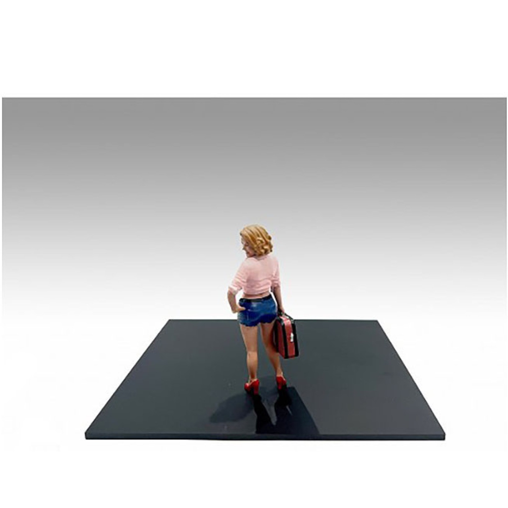 &quotFigure24 Series 1" Figure 706 for 1/24 Scale Models by American Diorama