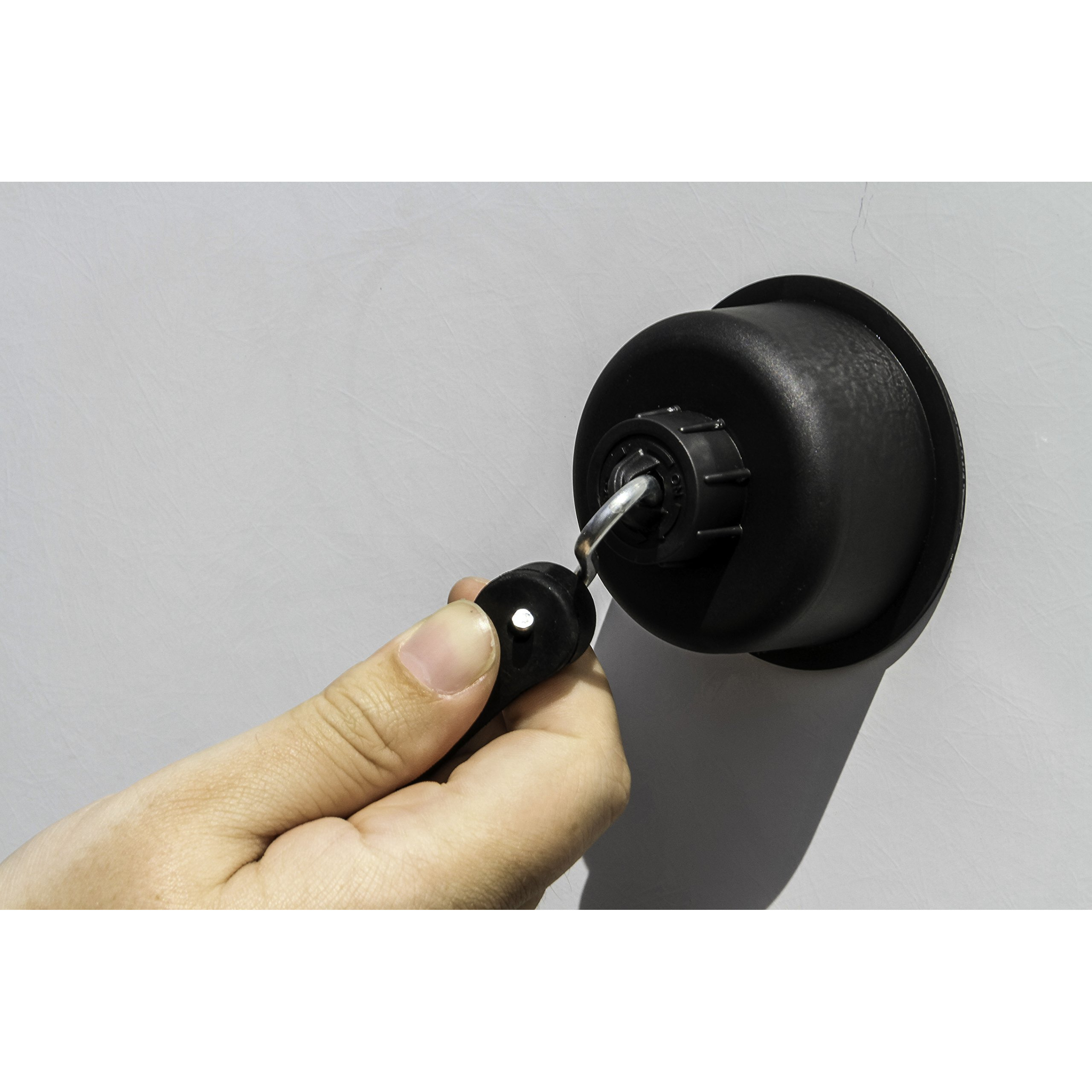 SUCTION CUP