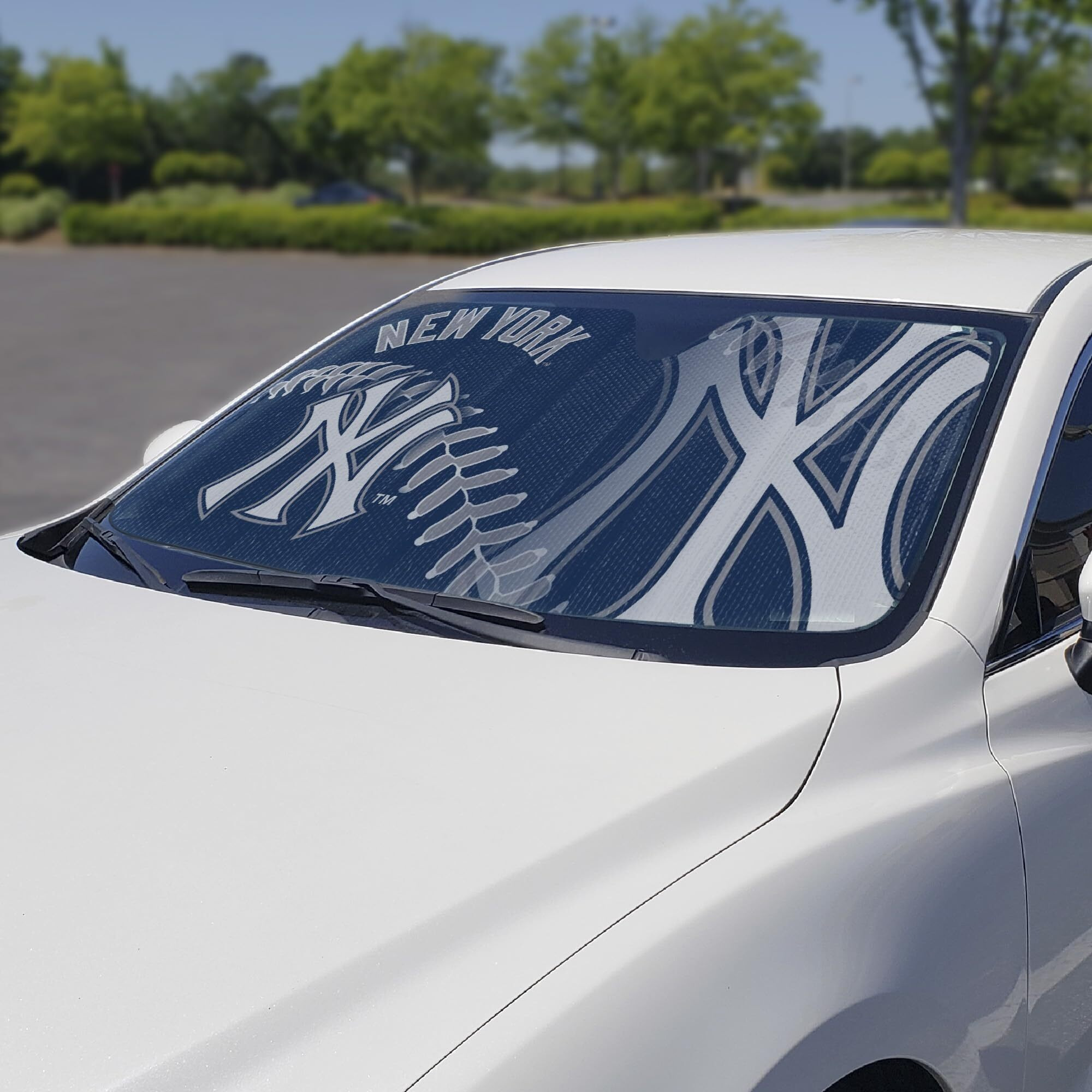 New York Yankees Auto Sun Shade 59x27