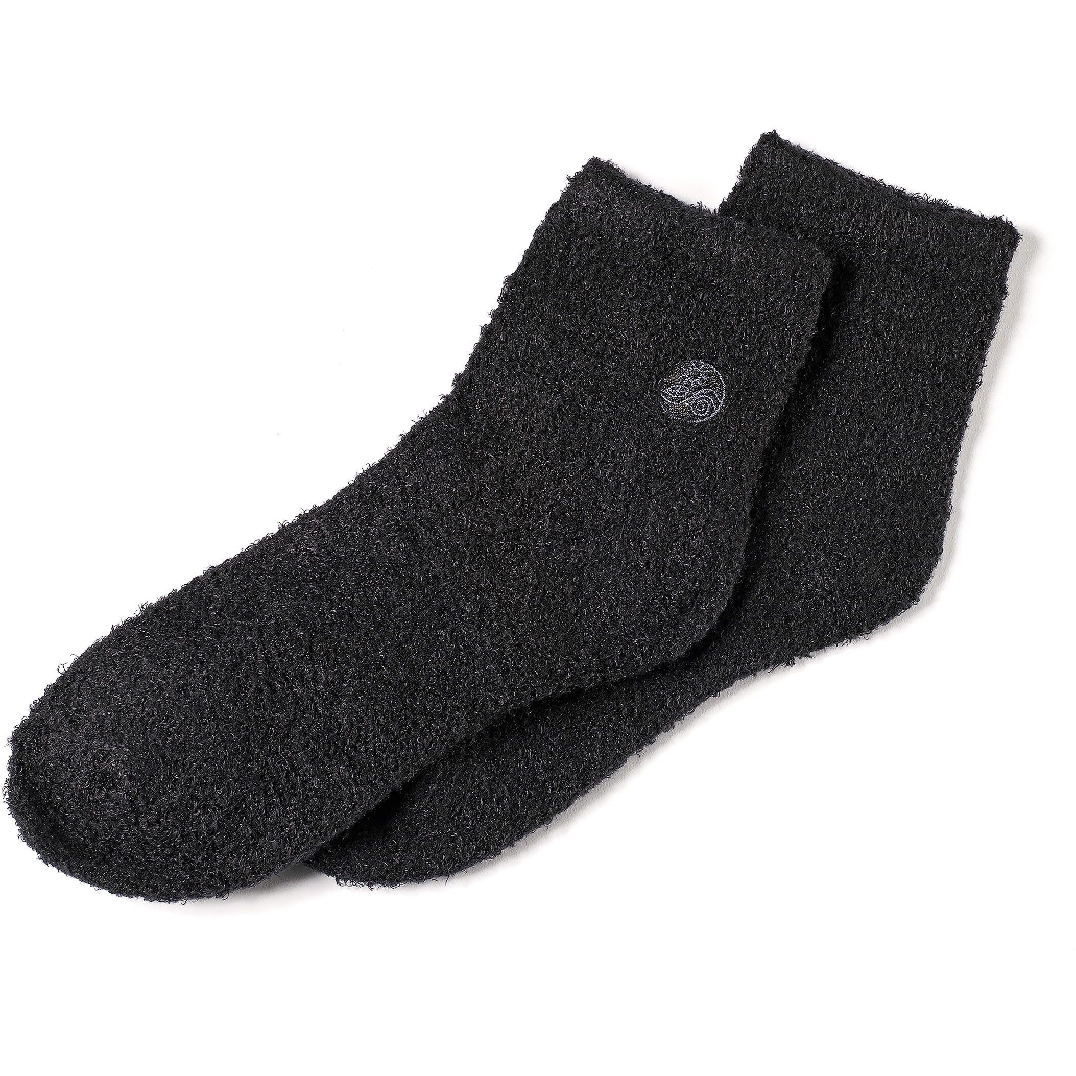 Earth Therapeutics Aloe Vera Socks - Infused with Natural Aloe Vera & Vitamin E - Helps Dry Feet, Cracked Heels, Calluses, Rough Skin, Dead Skin - Use with Your Favorite Lotions - Black