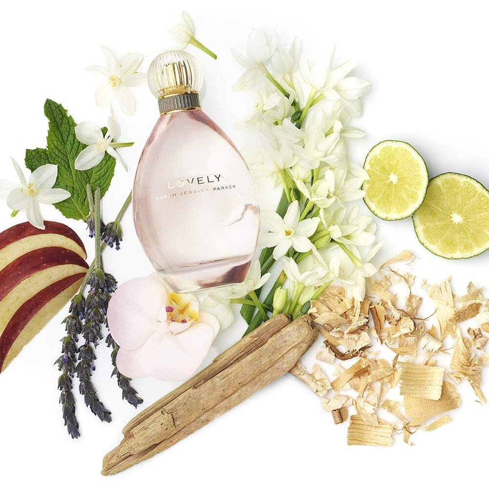 Lovely by Sarah Jessica Parker Eau De Parfum Spray 3.4 oz(D0102HA5PKG.)