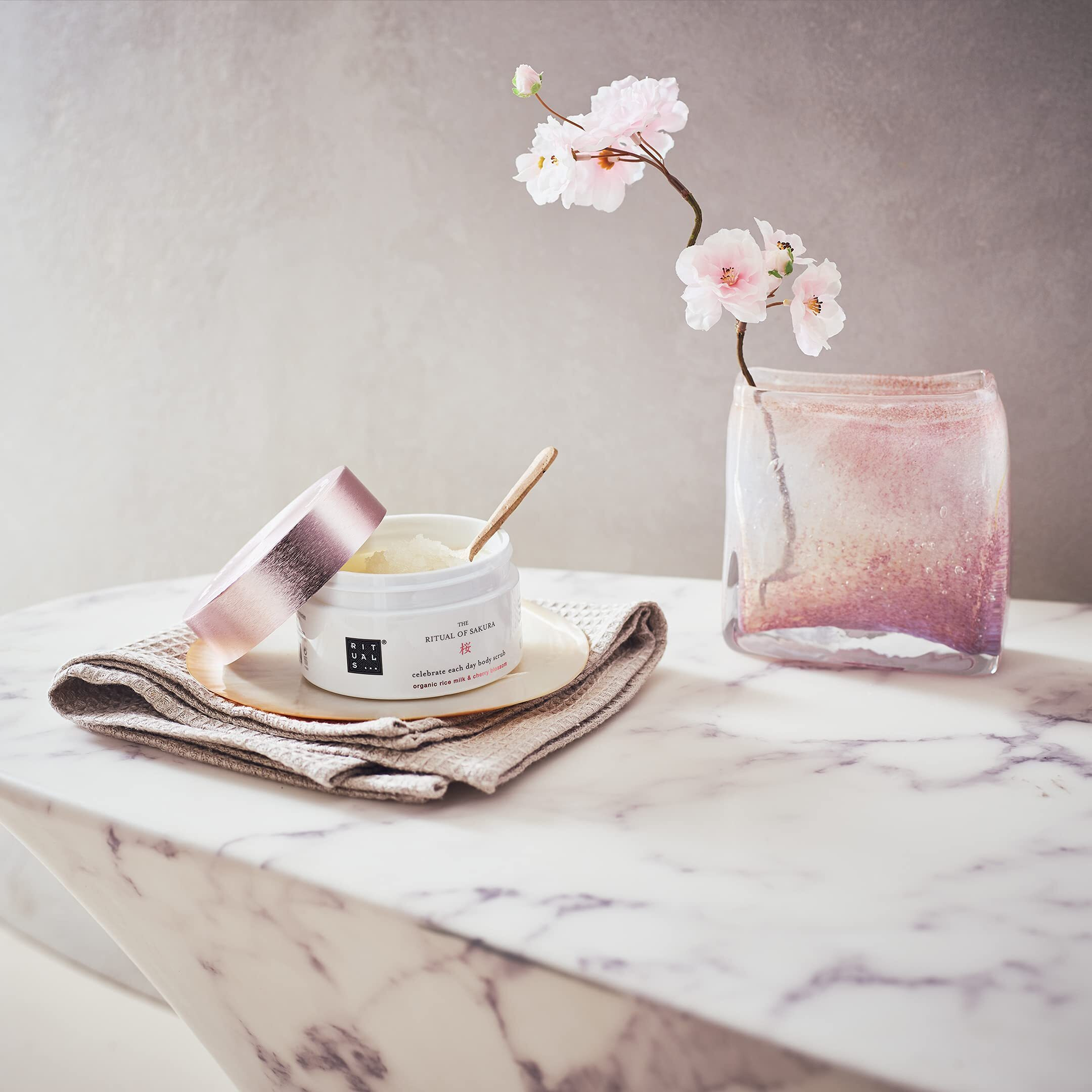 The Ritual of Sakura Body Scrub