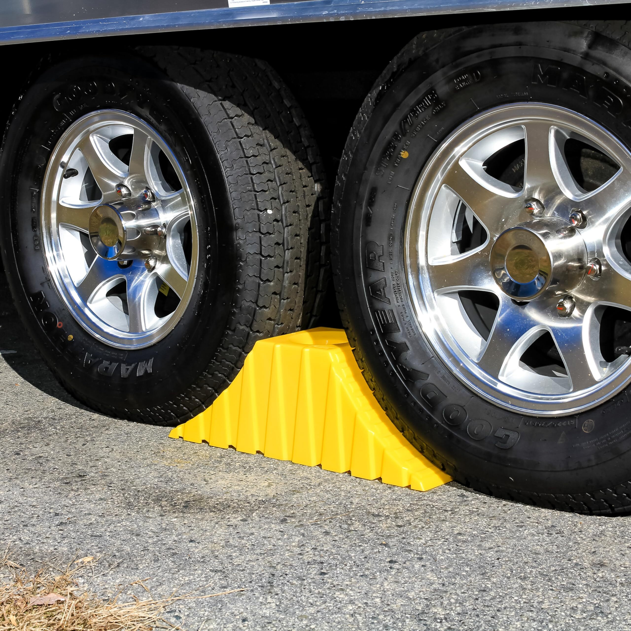 TANDEM WHEEL CHOCK (E/F)