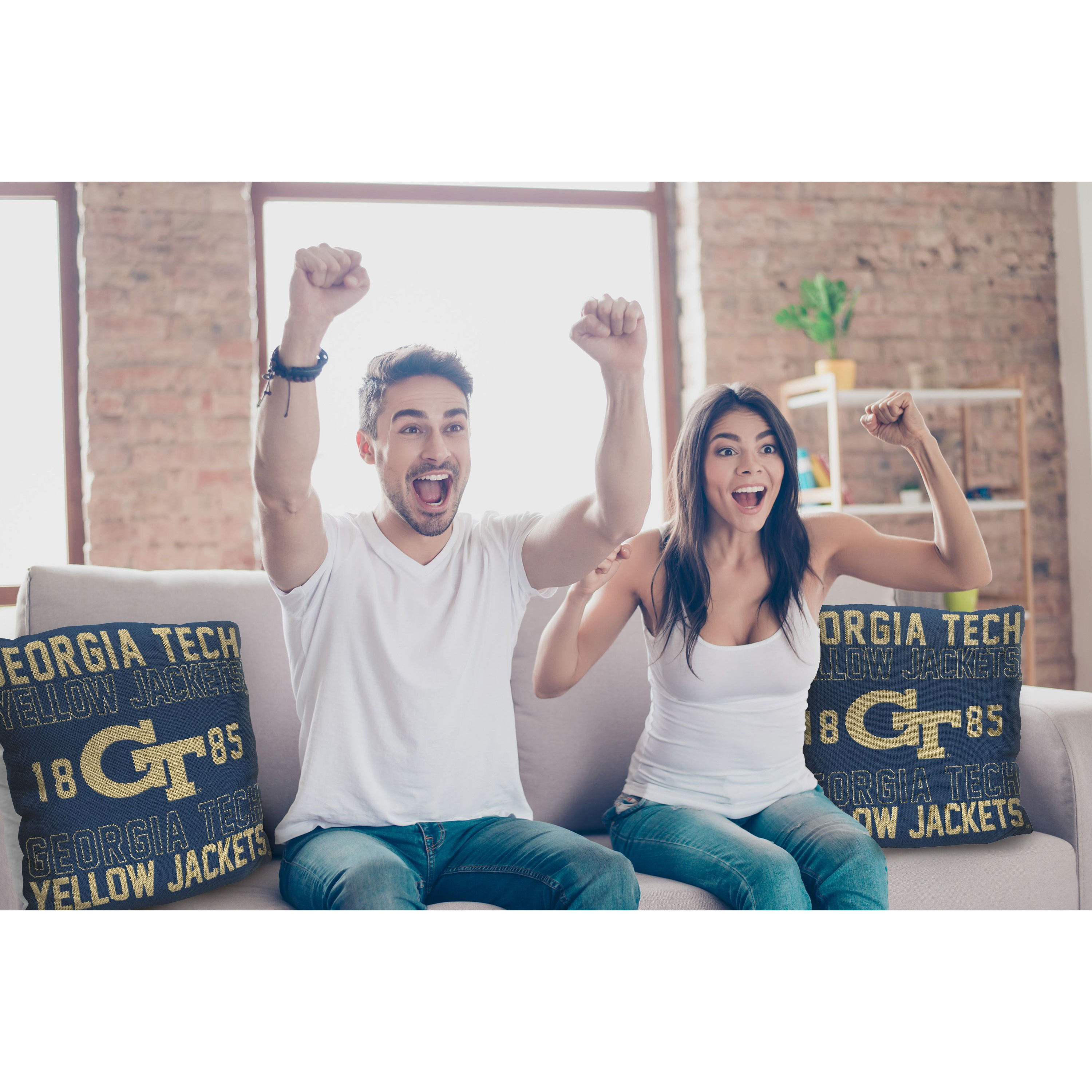 georgia Tech OFFIcIAL NcAA Stacked Woven Pillow 20 x 20(D0102HAR13A)