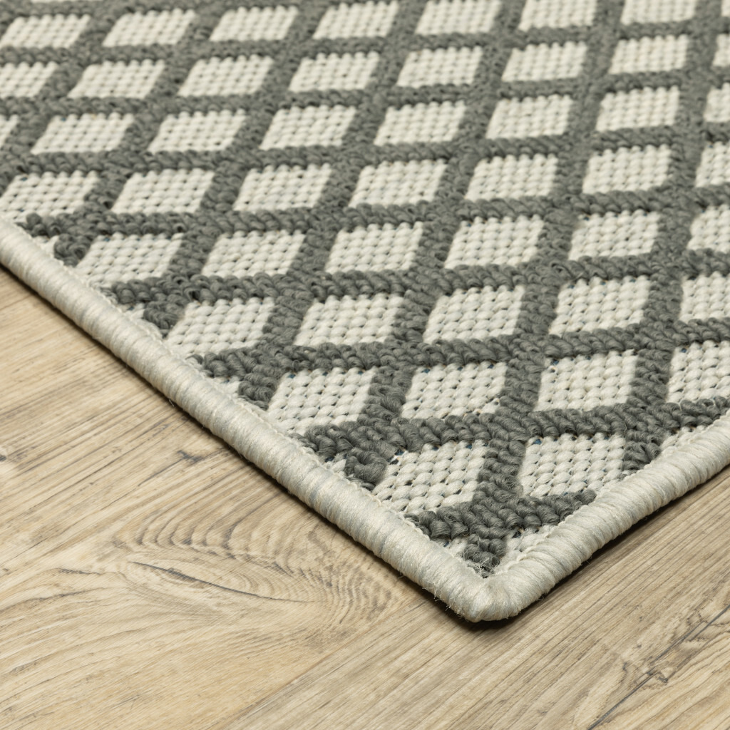 3 X 5 Beige geometric Stain Resistant Indoor Outdoor Area Rug