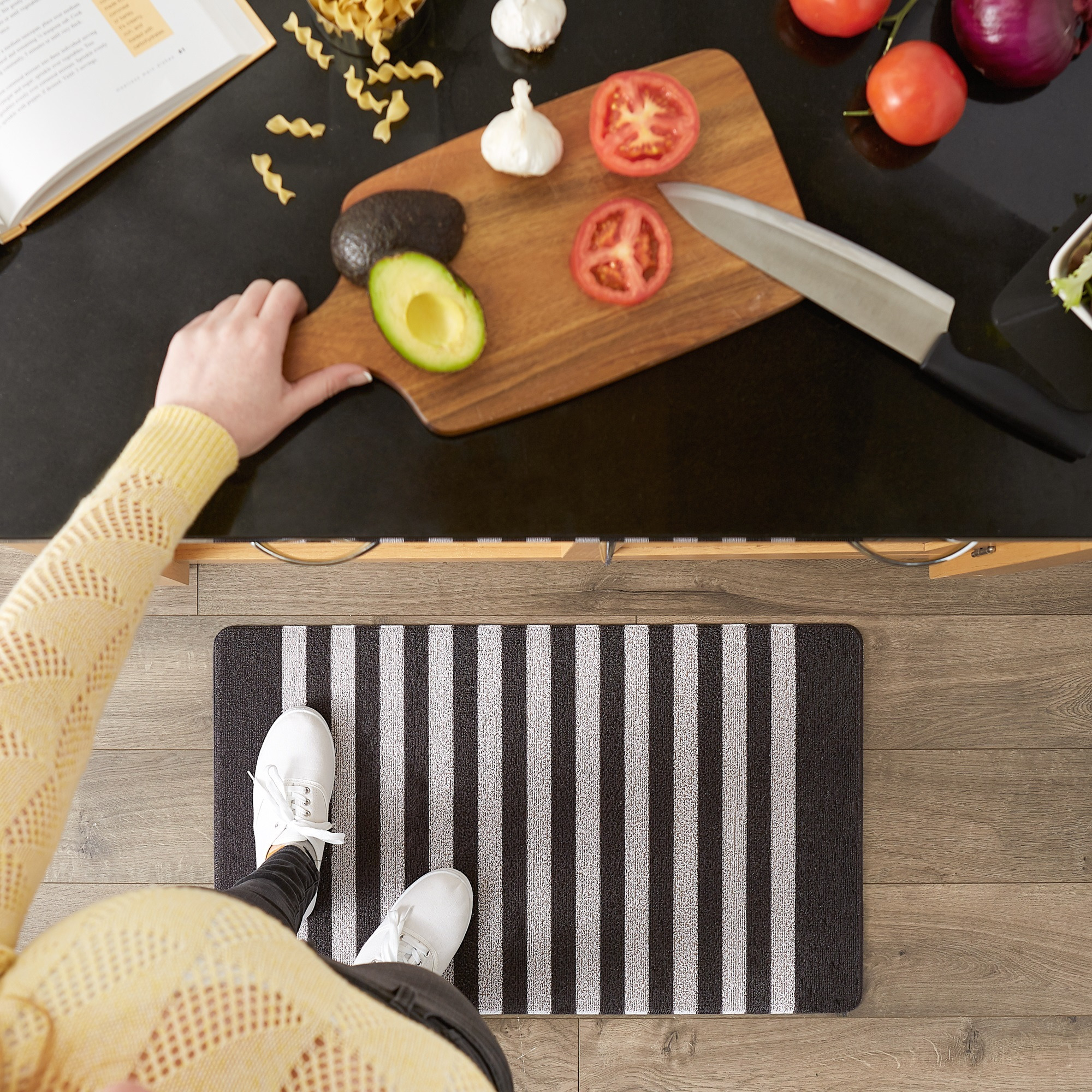 DII Black And White Stripe Tufted Mat 17.75x29.5 inches