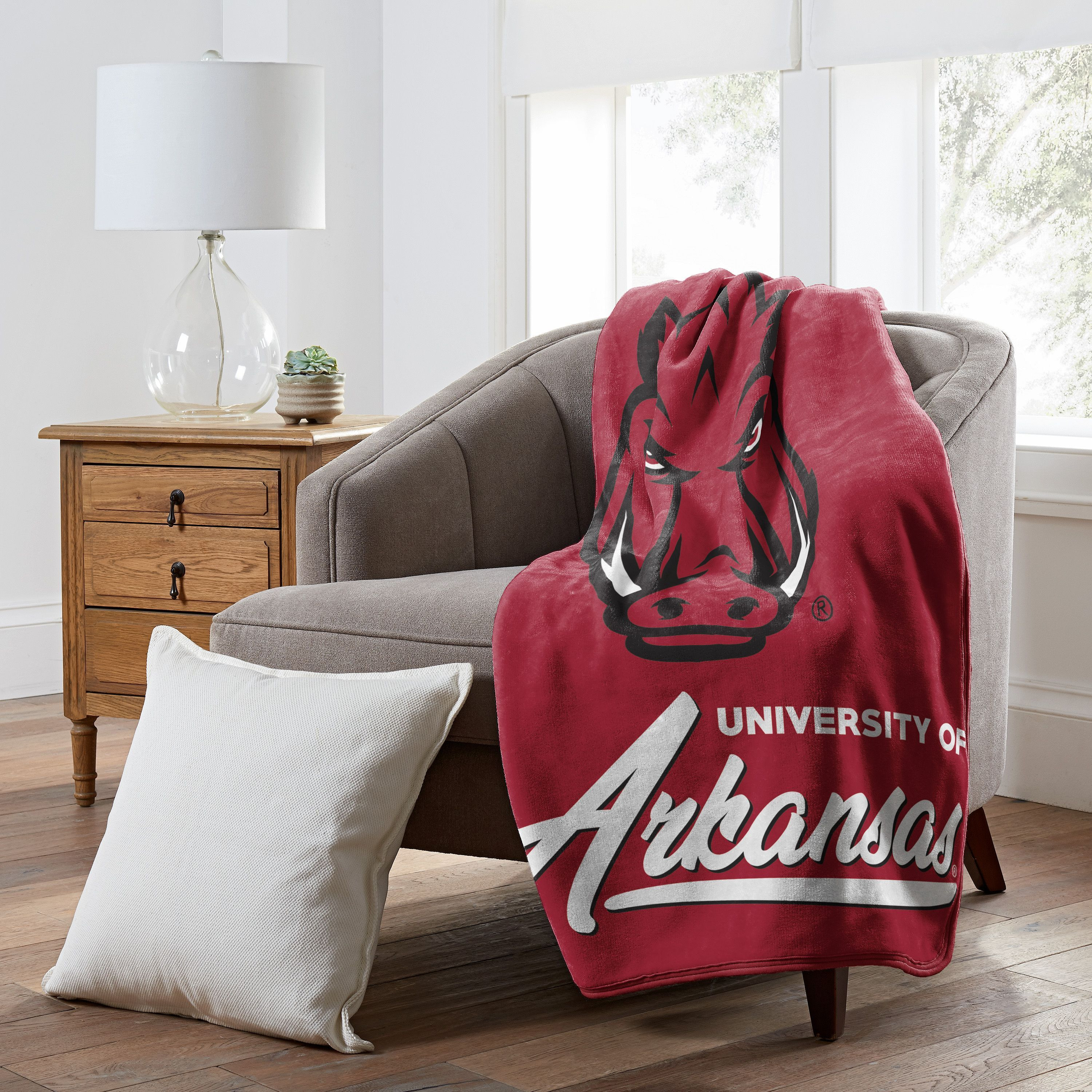 Arkansas OFFIcIAL NcAA Signature Raschel Throw Blanket(D0102HX6YP6)