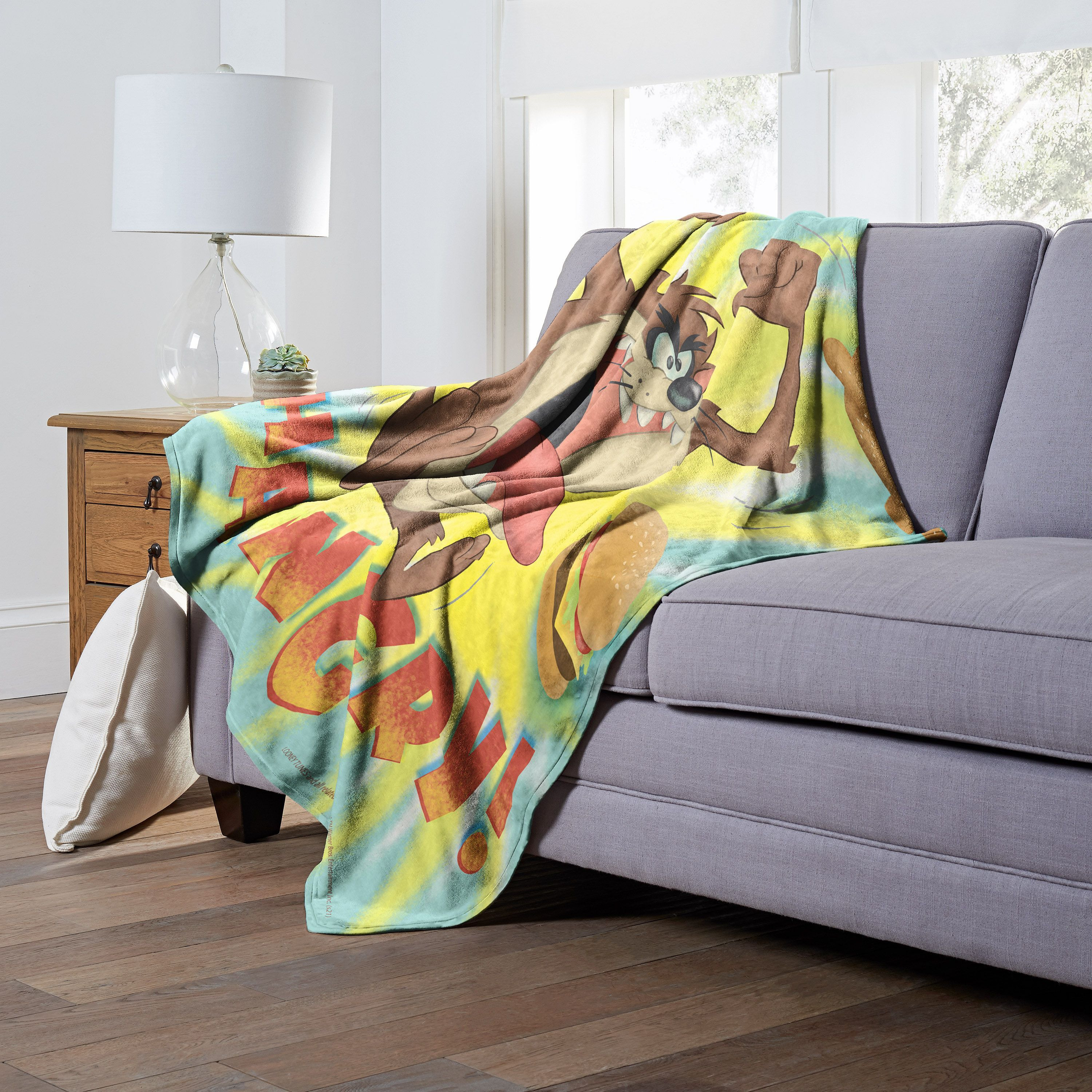 Looney Tunes, Hangry Aggretsuko Comics Silk Touch Throw Blanket, 50" x 60"(D0102HARYWY.)