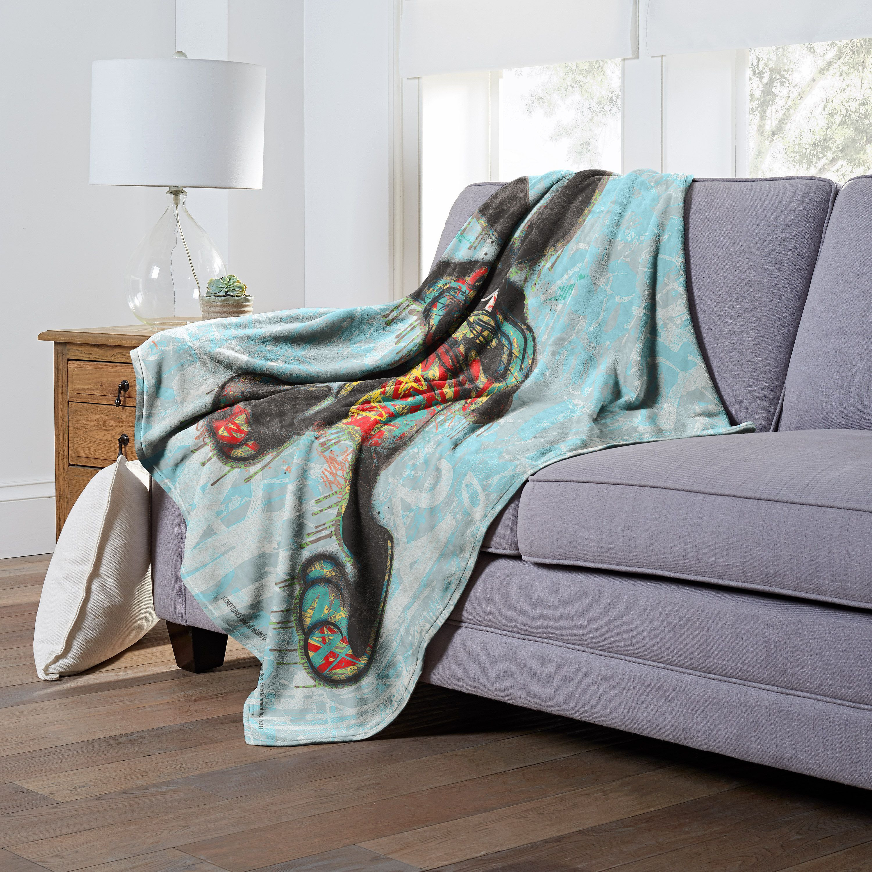 Looney Tunes, Crazy Bugs Aggretsuko Comics Silk Touch Throw Blanket, 50" x 60"(D0102HARYW7.)