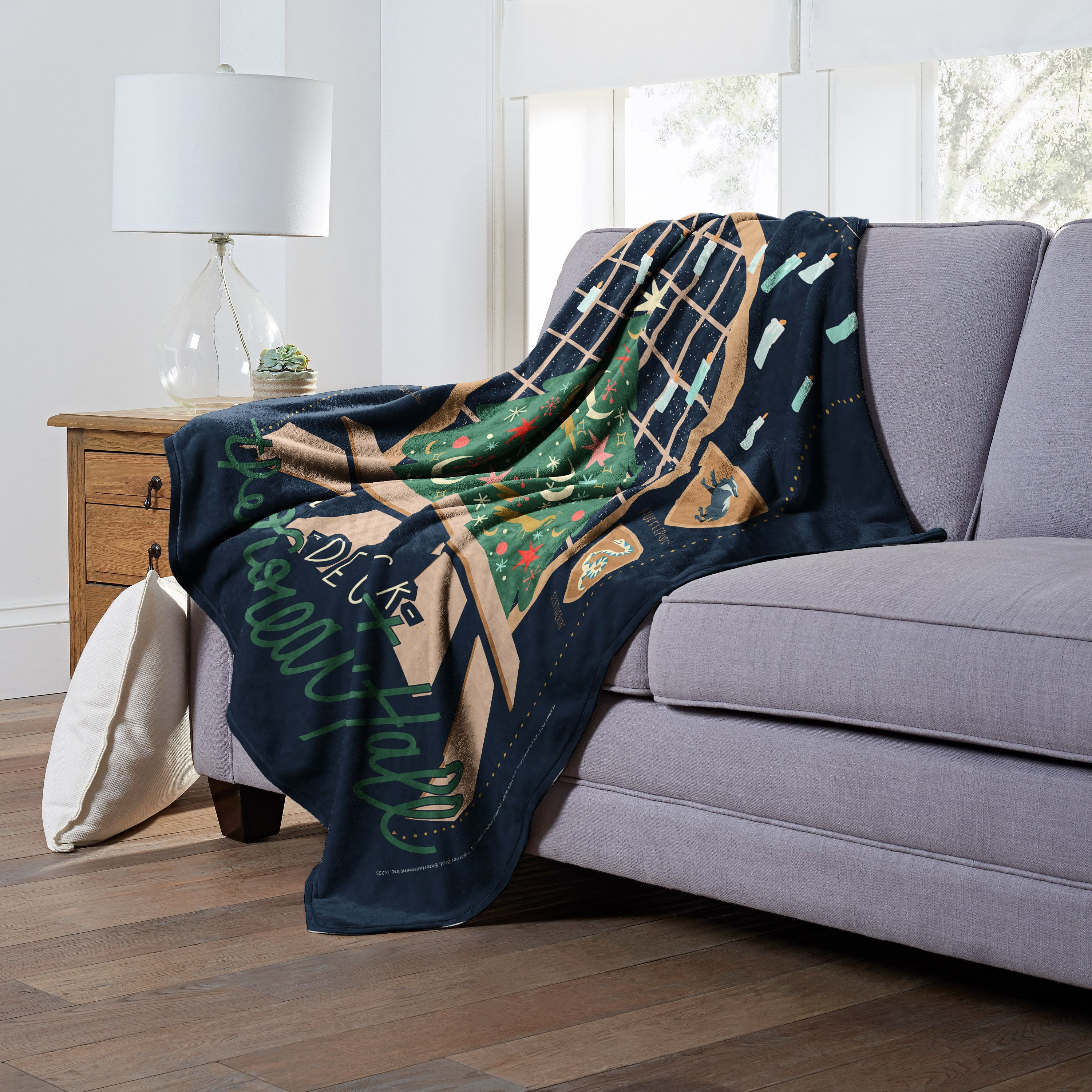 Harry Potter Silk Touch Throw Blanket, 50 x 60, Deck the great Hall(D0102H21LZY)