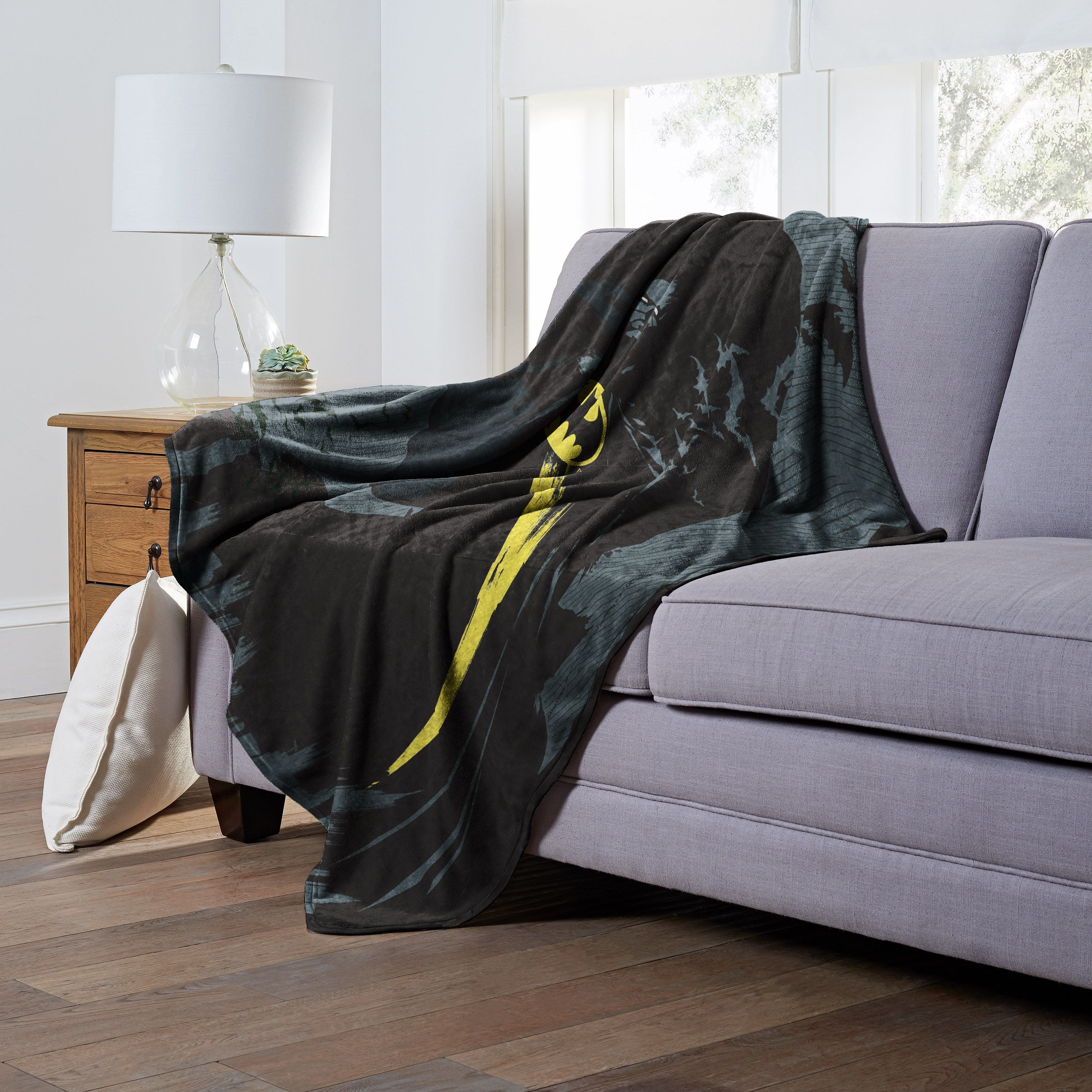 Dc comics Batman Silk Touch Throw Blanket, 50 x 60, The Bat and the cat(D0102H21g5Y)