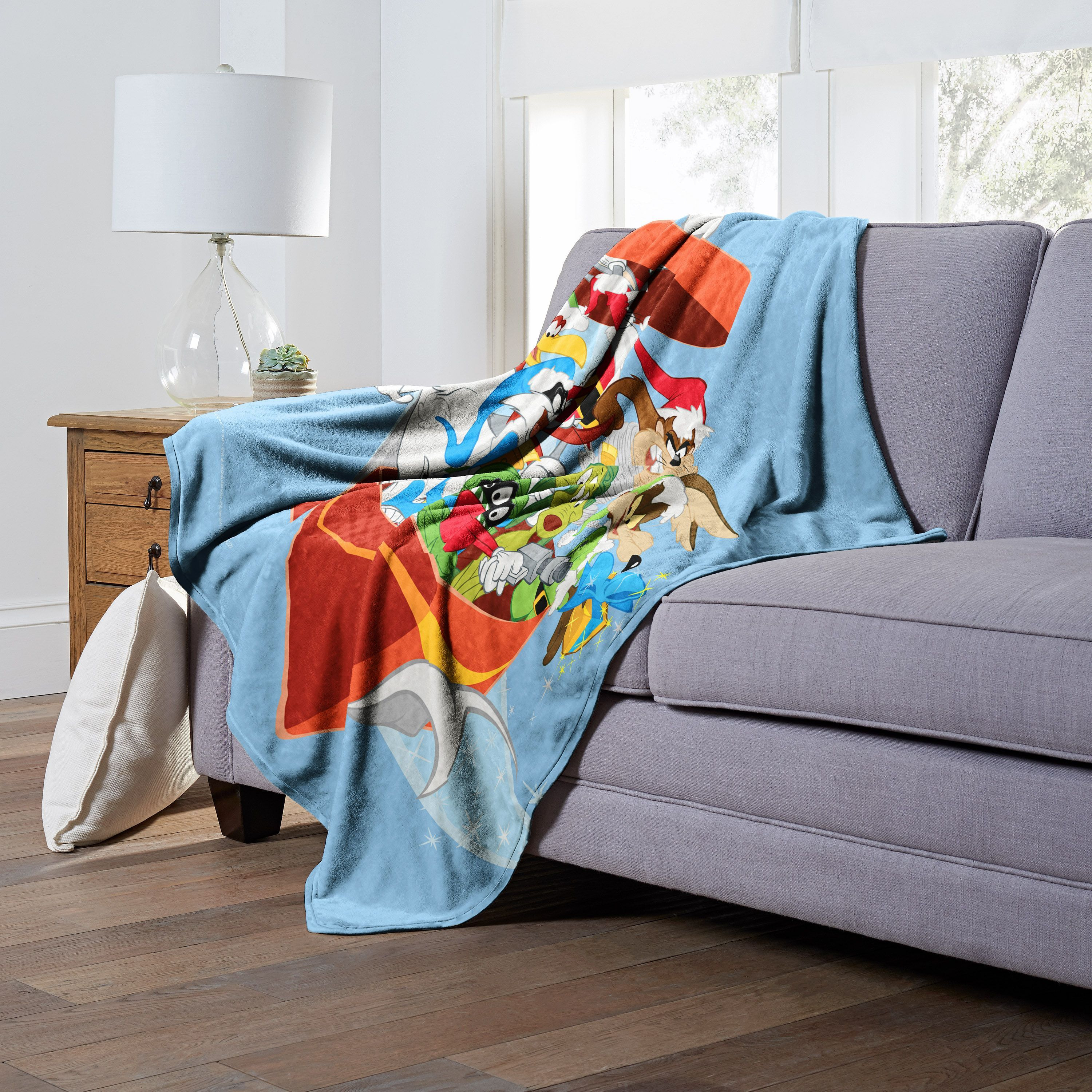 Warner Bros Looney Tunes Silk Touch Throw Blanket, 50 x 60, Bursting Bundle(D0102H21L5g)