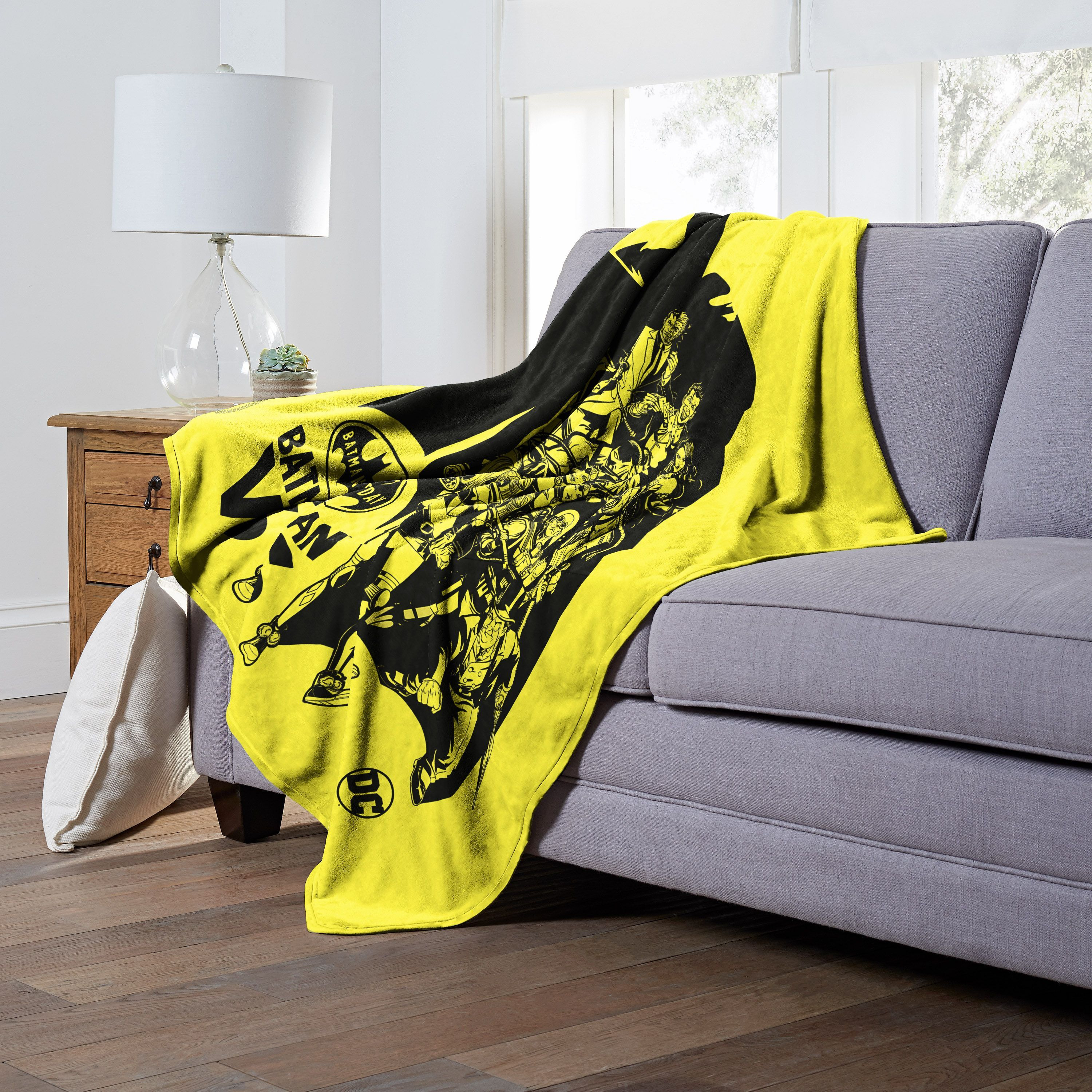 Dc comics Batman Silk Touch Throw Blanket, 50 x 60, Batman Versus(D0102H21QEV)