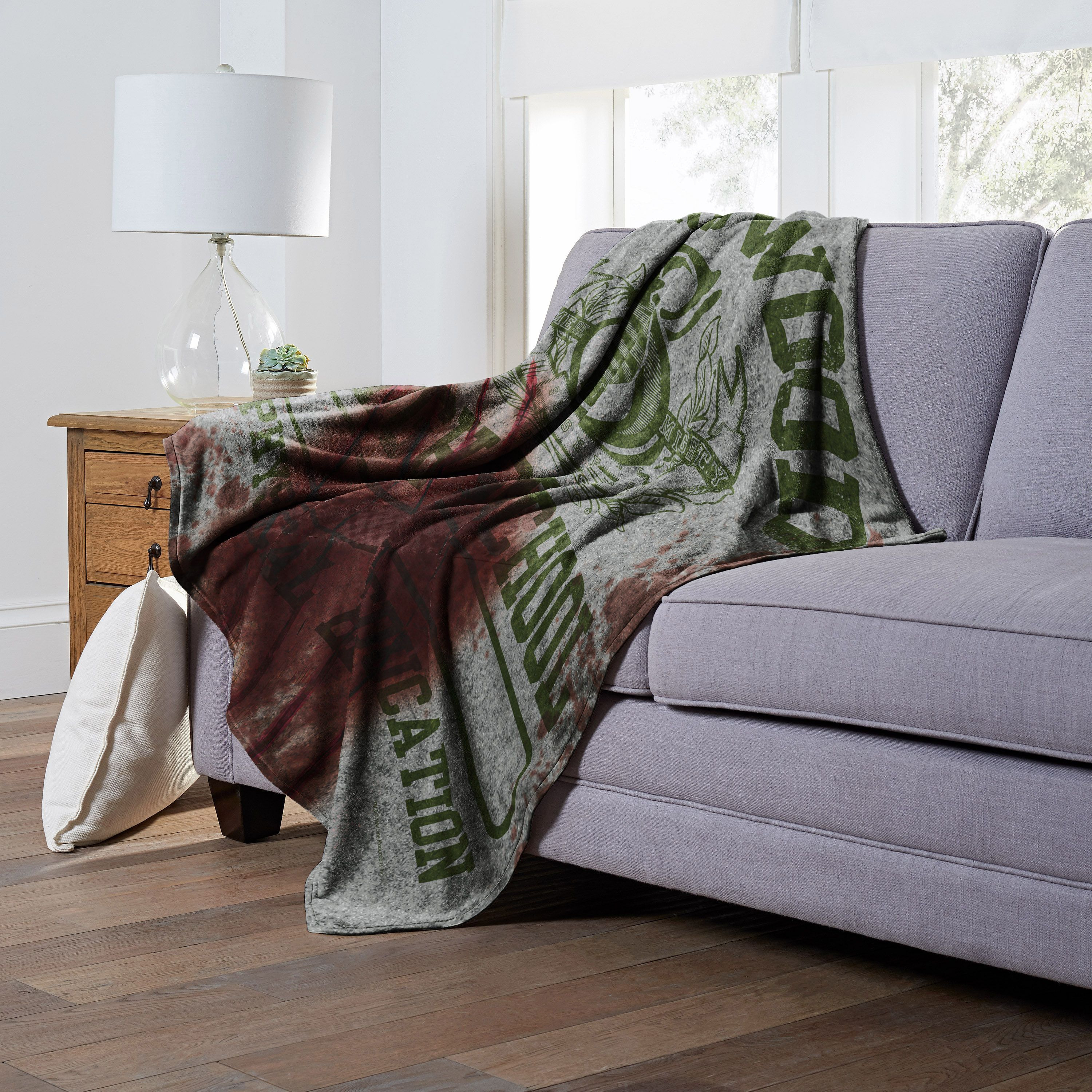 A Nightmare on Elm Street Silk Touch Throw Blanket, 50 x 60, Wont Survive Springwood High(D0102H21QEW)