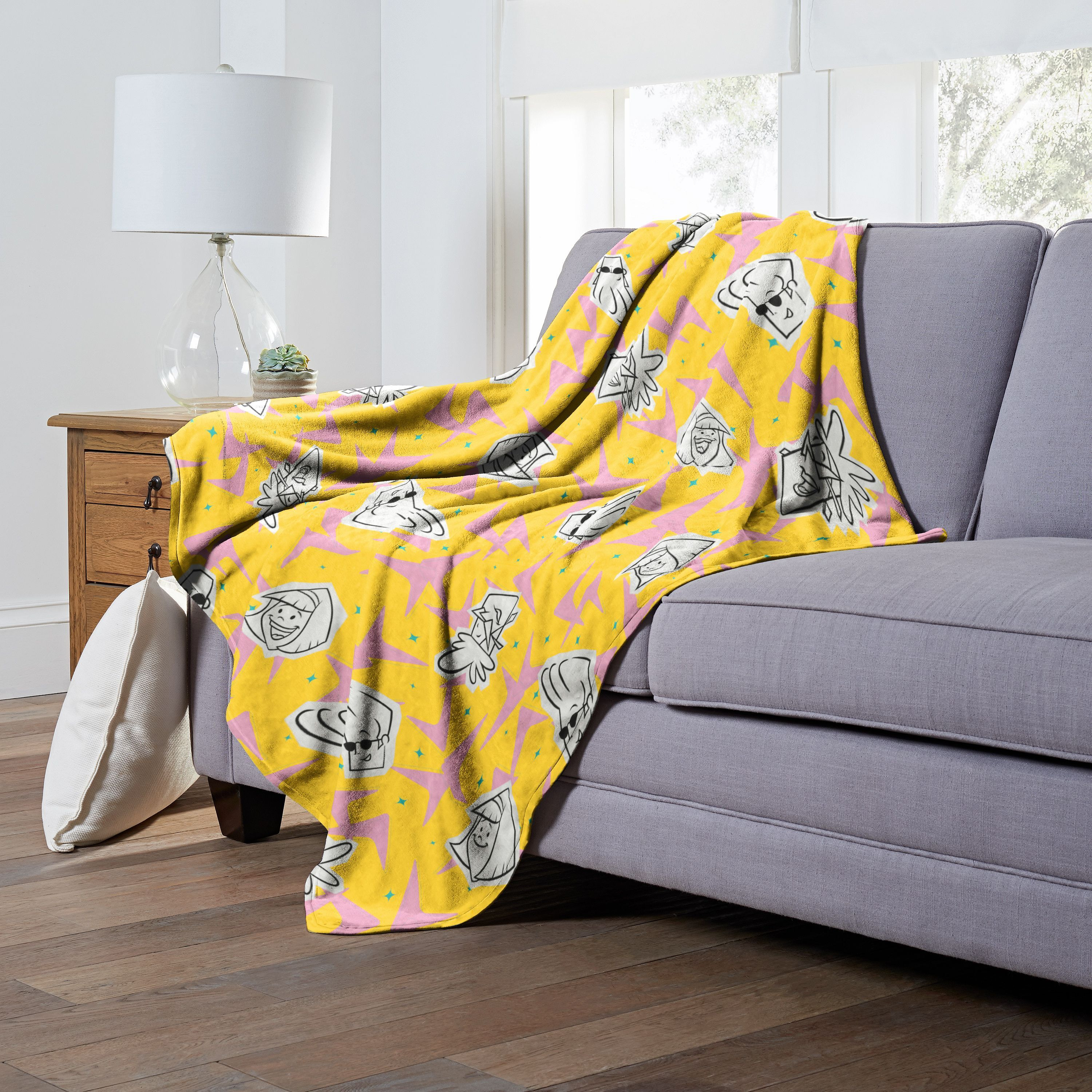 cartoon Networks Johnny Bravo Silk Touch Throw Blanket, 50 x 60, Johnny and Friends(D0102H21QBA)