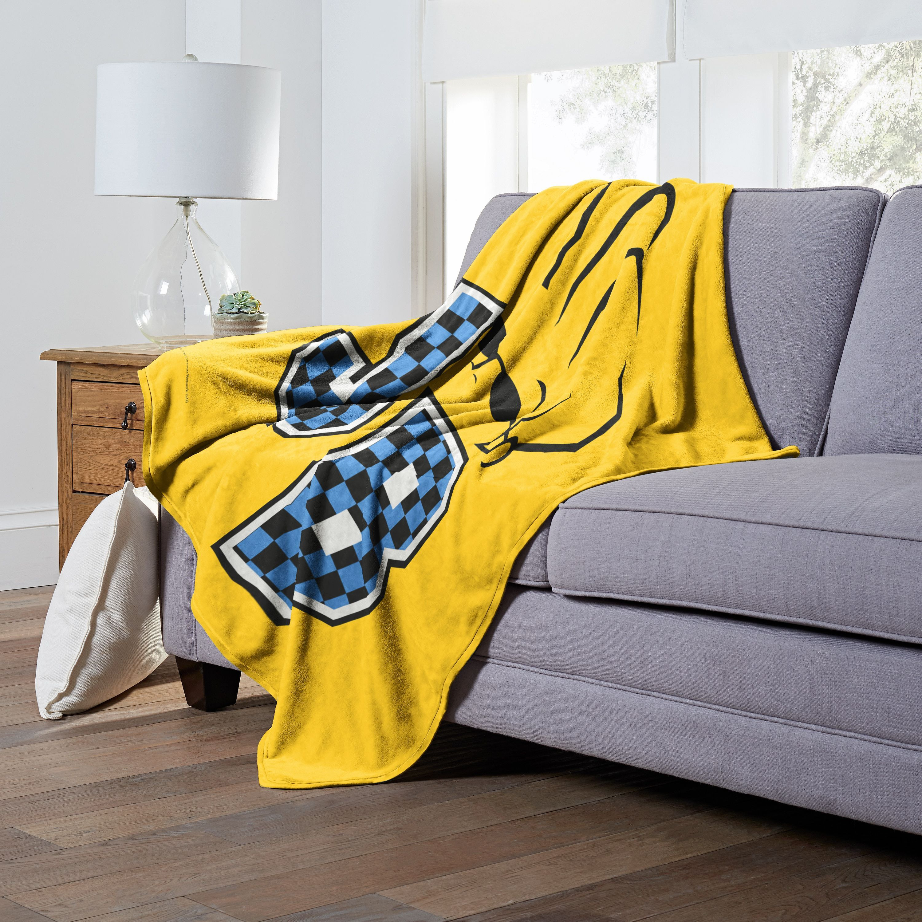 cartoon Networks Johnny Bravo Silk Touch Throw Blanket, 50 x 60, JB(D0102H21Q0V)