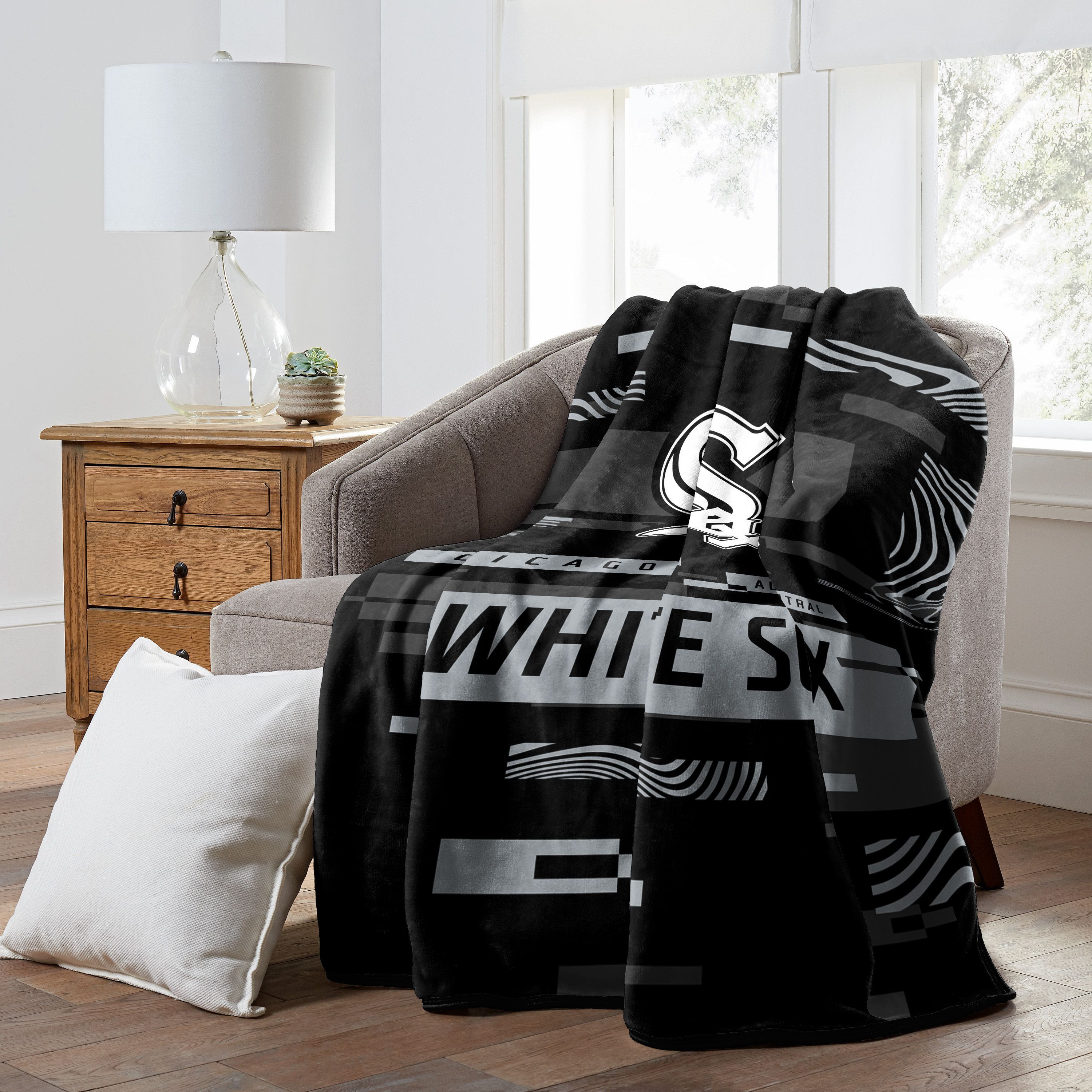 WHITE SOX OFFIcIAL MLB Digitize Raschel Throw Blanket 60 x 80(D0102H94BEV)