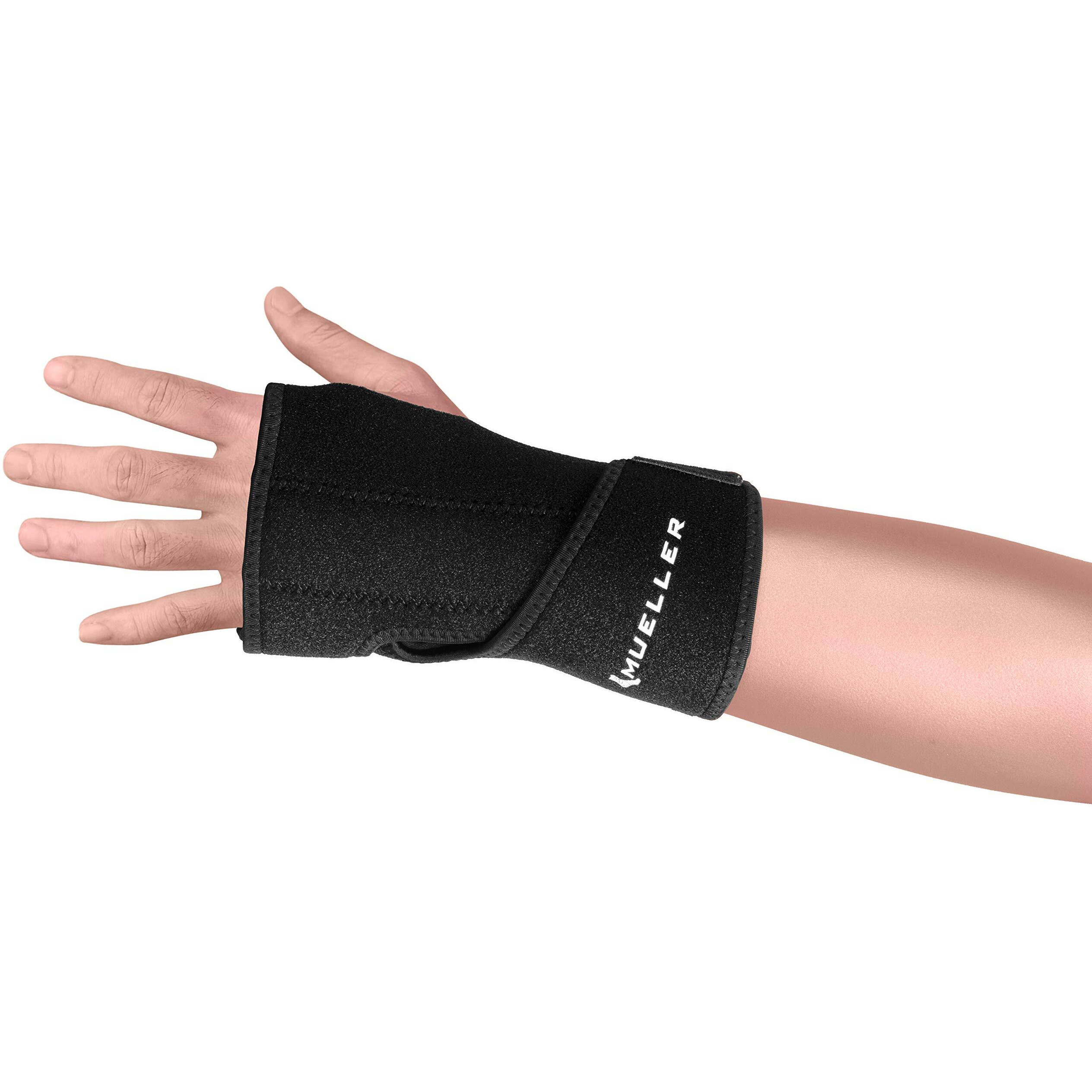 MUELLER Sports Medicine Reversible Wrist Brace with Splint, for Men and Women, Black, One Size