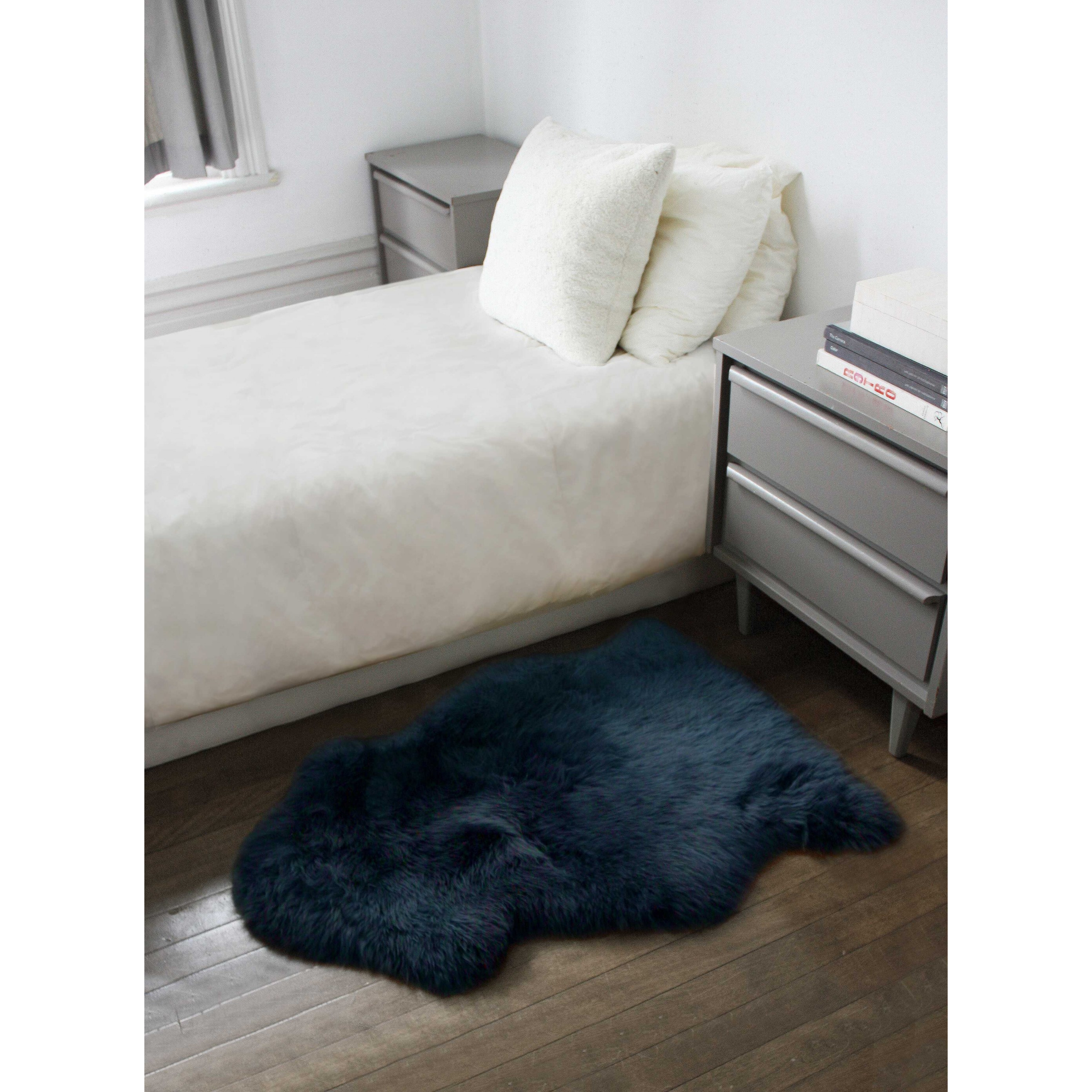 2' X 3' Navy New Zealand Natural Sheepskin Rug