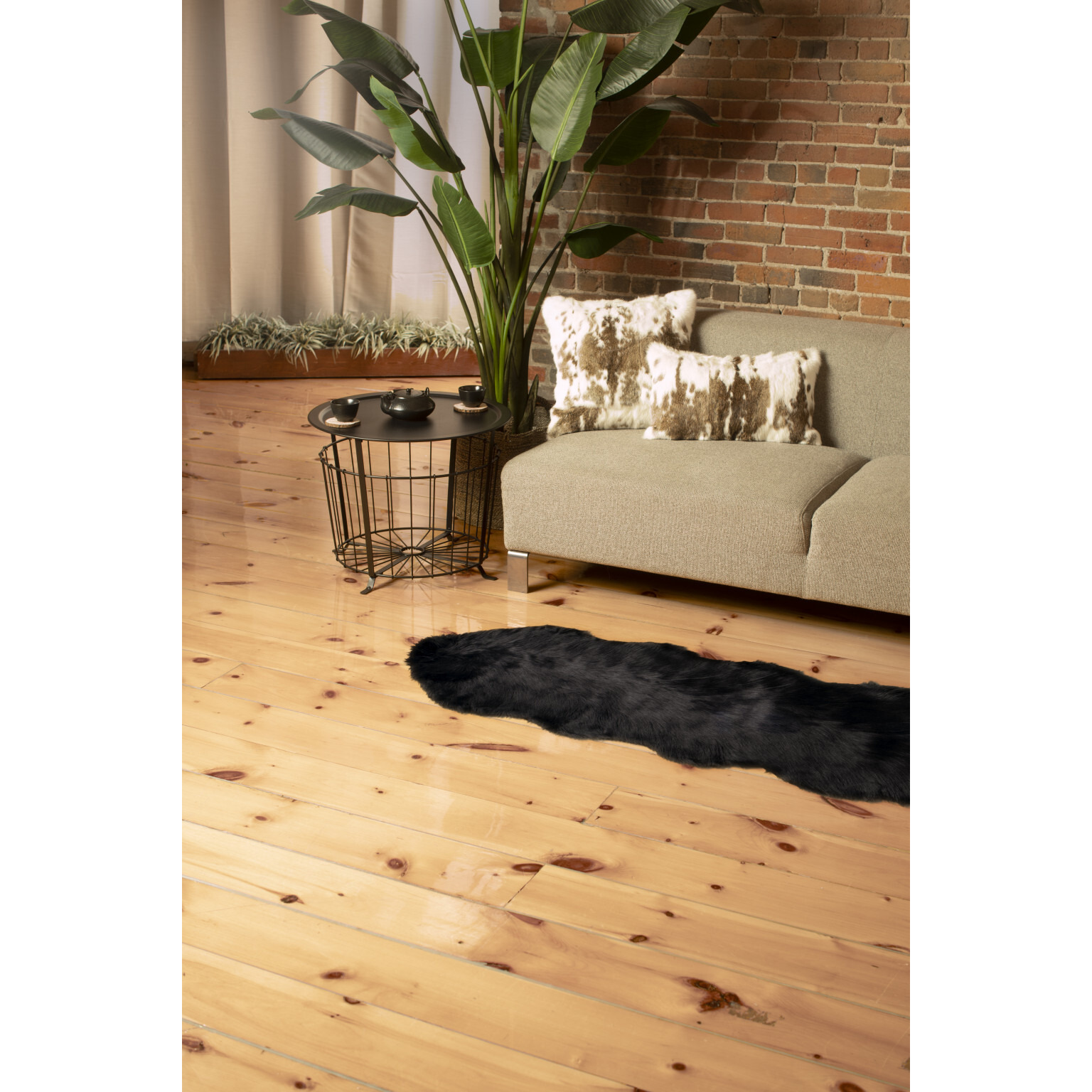 2 X 6 Black Faux Fur Washable Non Skid Area Rug