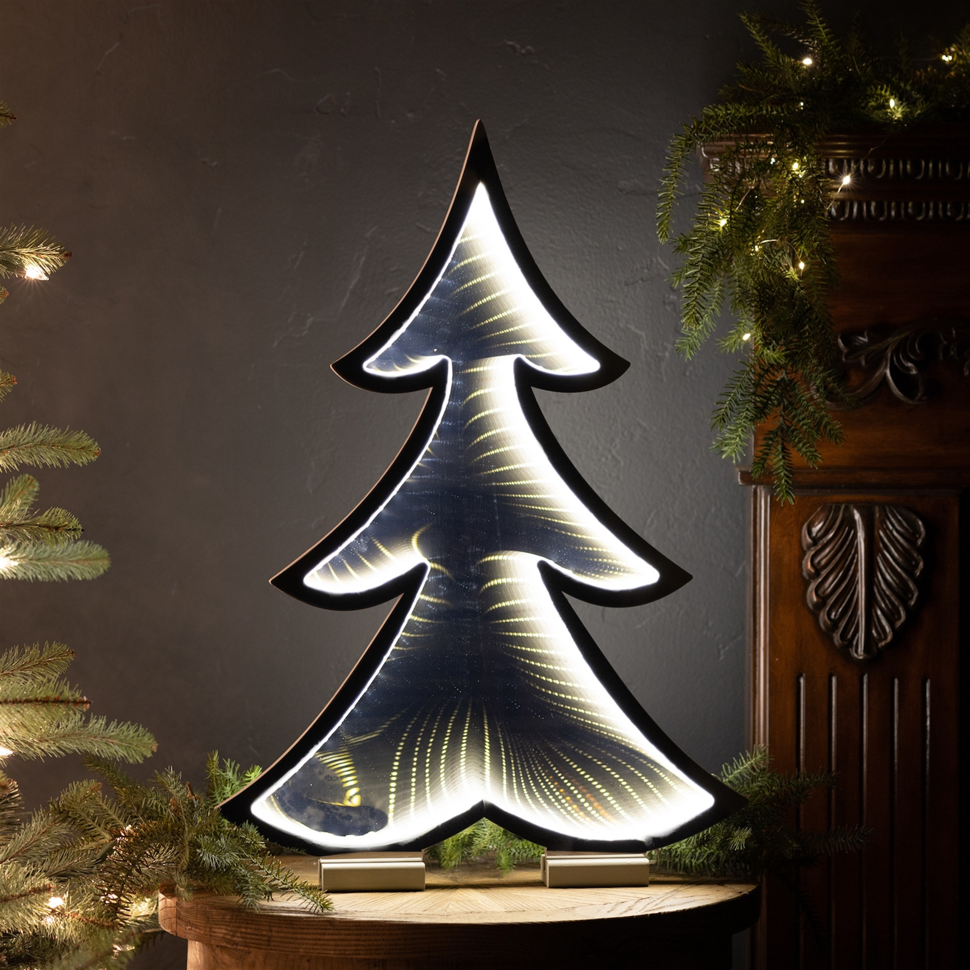 Pine Tree Outline Ekko Light Display 24.5&quotH