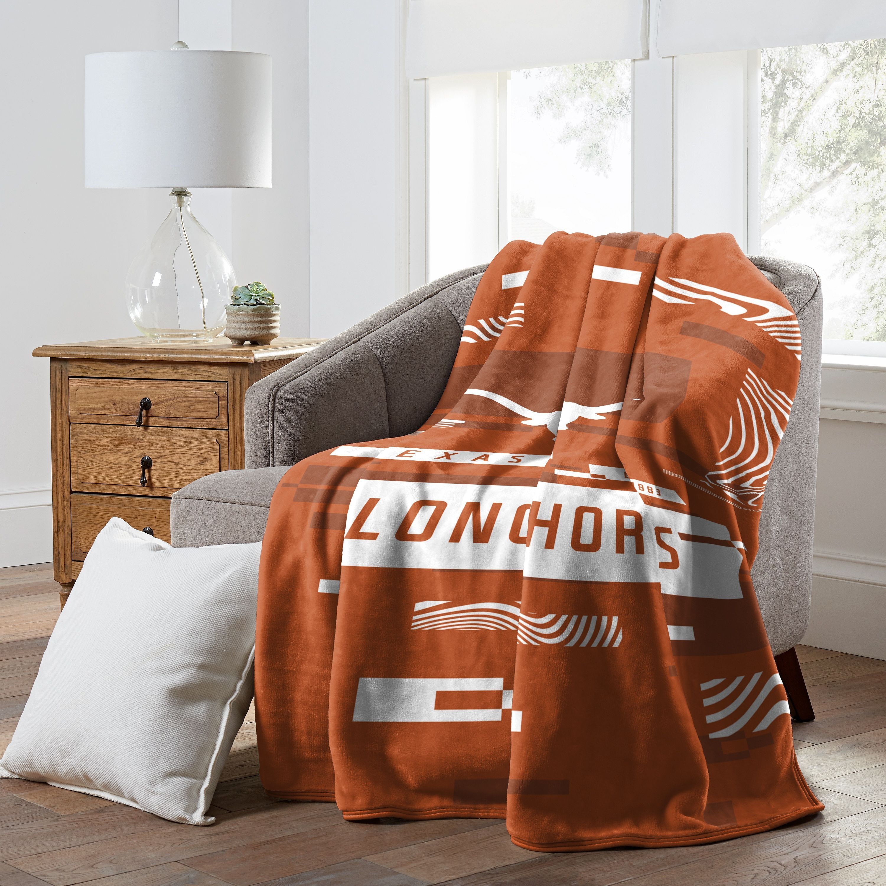 TEXAS OFFIcIAL NcAA Digitize Raschel Throw Blanket 60 x 80(D0102H942TV)